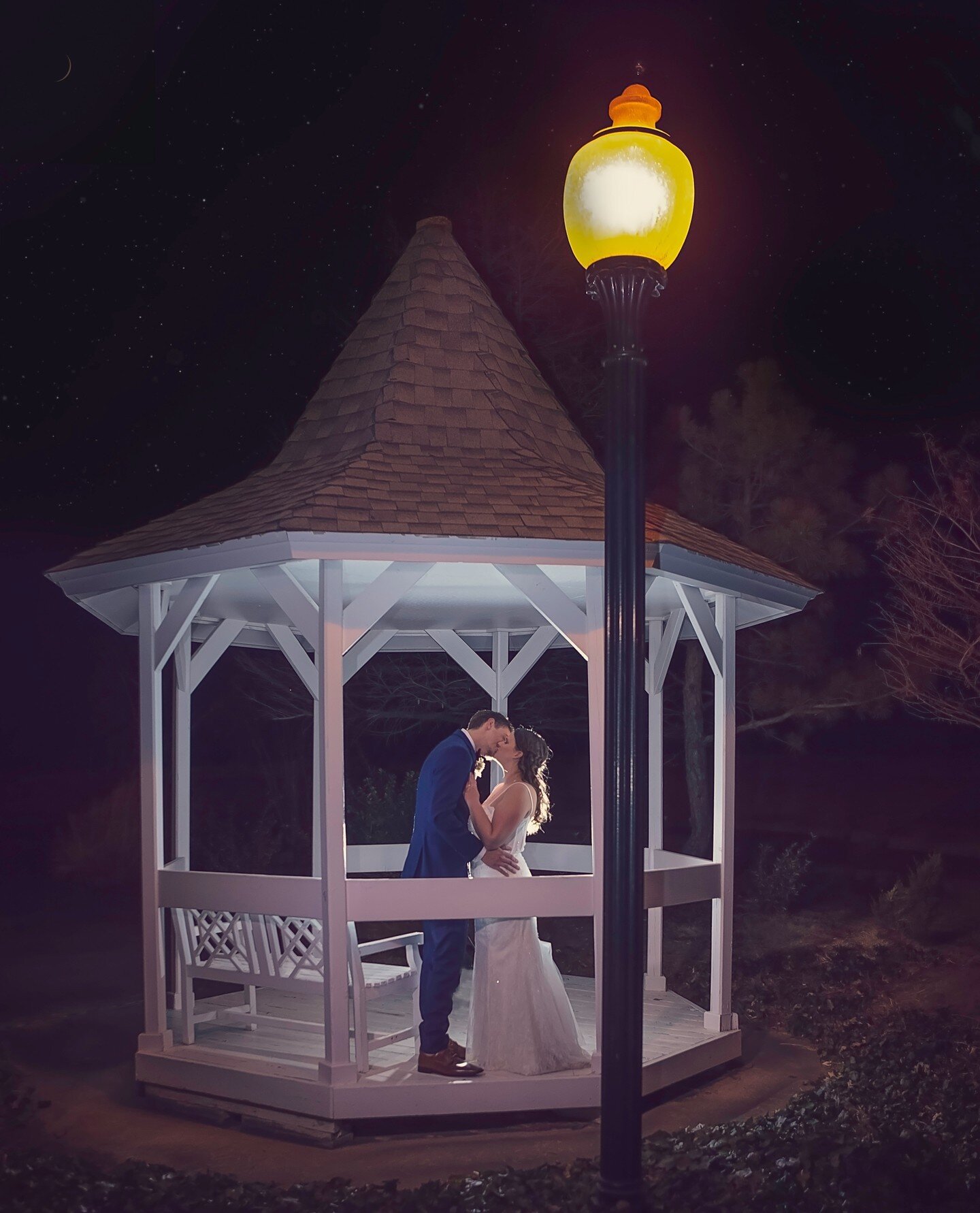 #Throwbackthursday To a beautiful wedding I got to do in January at Cole's Gardens. ⁠
⁠
At every wedding the couple and I sneak off for sunset and night portraits. ⁠
⁠
This Gazebo shot has won one contest and been featured!  Love it!!