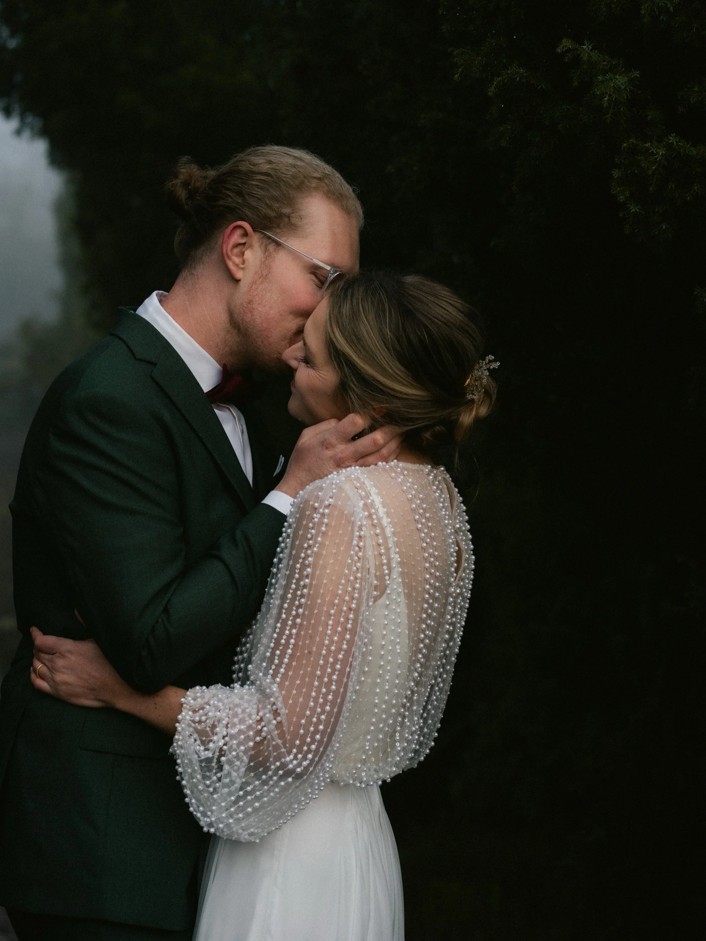 .
Allow yourself  to soften into your wedding day. Stay as close as you want and take a breath in the middle of it all and simply feel what&rsquo;s happening.
I&rsquo;ll gently create space throughout the day for the two of you to slow down, reconnec