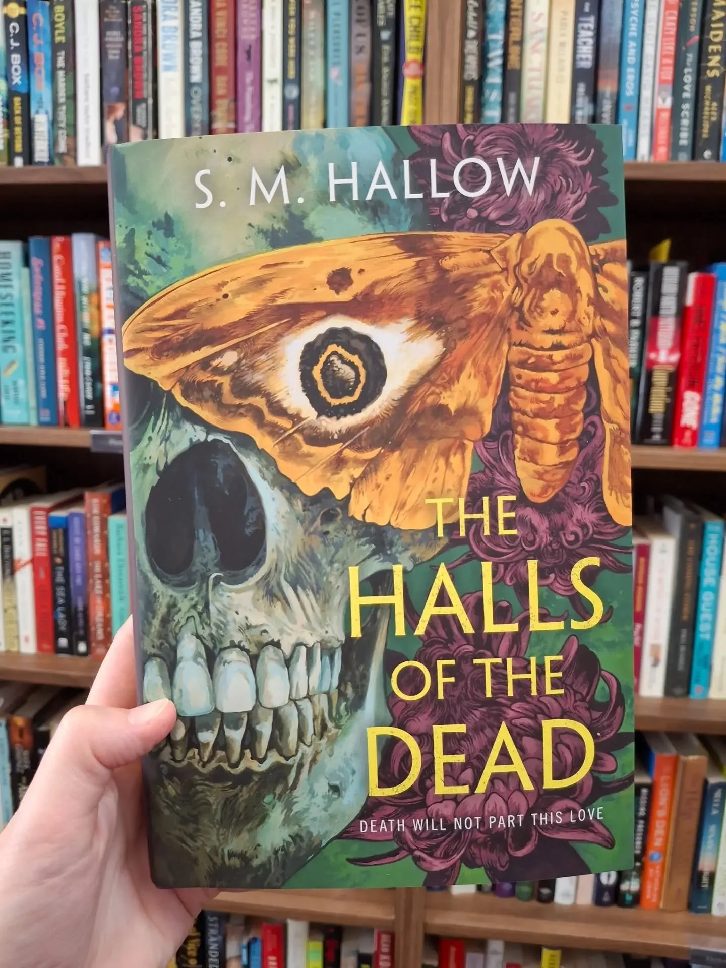 Happy THE HALLS OF THE DEAD Release Day, and congratulations to local author SM Hallow!

Last night, @talesnottears and I attended the Halls of the Dead book launch event at The Twisted Spine (@twistedspinebooks) in Brooklyn, and got to celebrate thi