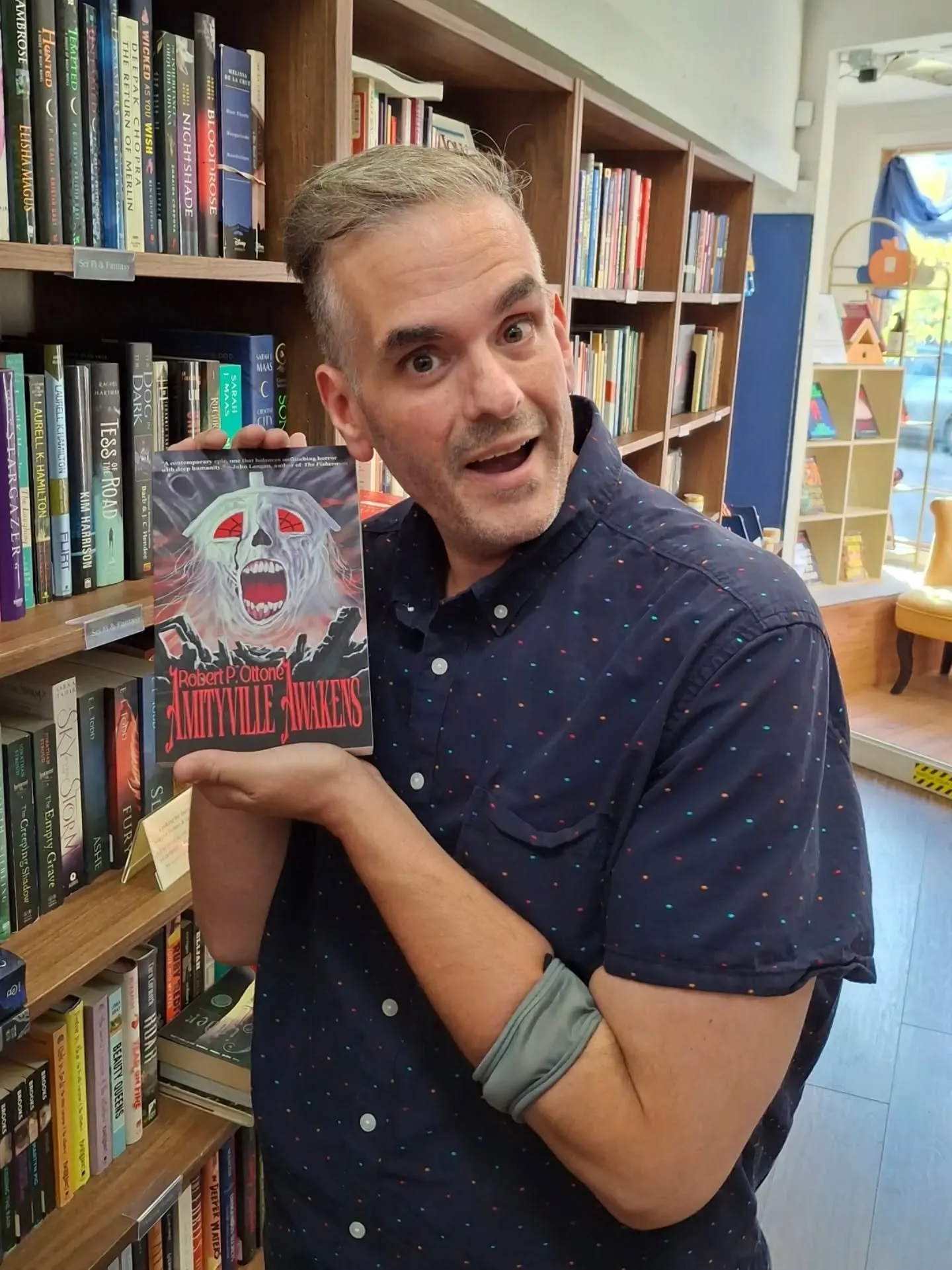 Two-time Bram Stoker Award-winning author Robert P. Ottone stopped by yesterday to sign copies of his new book!

In Amityville Awakens, the Amityville Horror House is demolished, unleashing terror upon the unsuspecting suburban community of North Ami