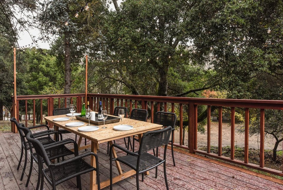 outdoor dining.jpeg