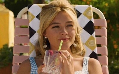 In #dontworrydarling, Alice Chambers (Florence Pugh) lives in a utopian community called the Victory Project with several other couples who all lead seemingly picturesque lives. Directed by Olivia Wilde, the film is set in the 1950s where all the hus