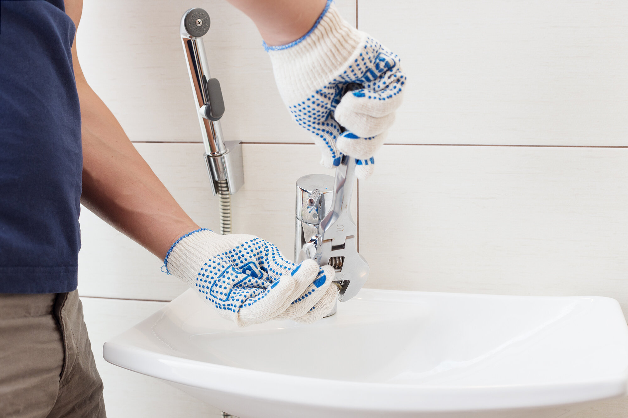 How To Clean A Blocked Shower Drain? - Bond Cleaning in Sunshine Coast