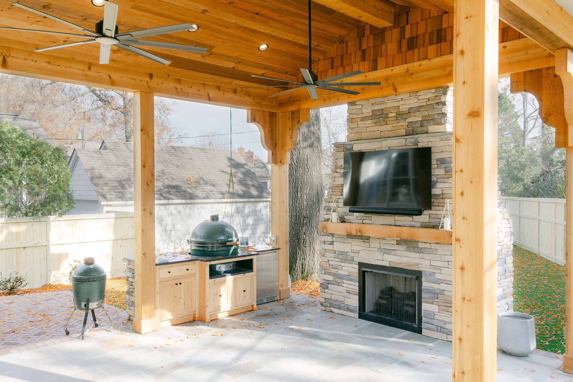 Hoover Outdoor Living Space