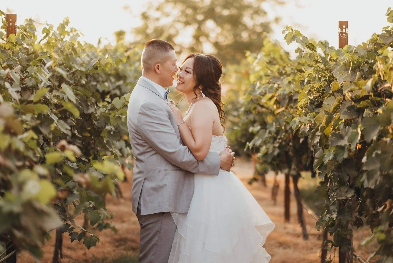 Super stoked about this wedding I shot yesterday ! Raymond and Stephanie are the most chill coupled i ever met. They were super cute to each other, playing around, taking shot  and having their best day . I captured these at the end of the wedding an