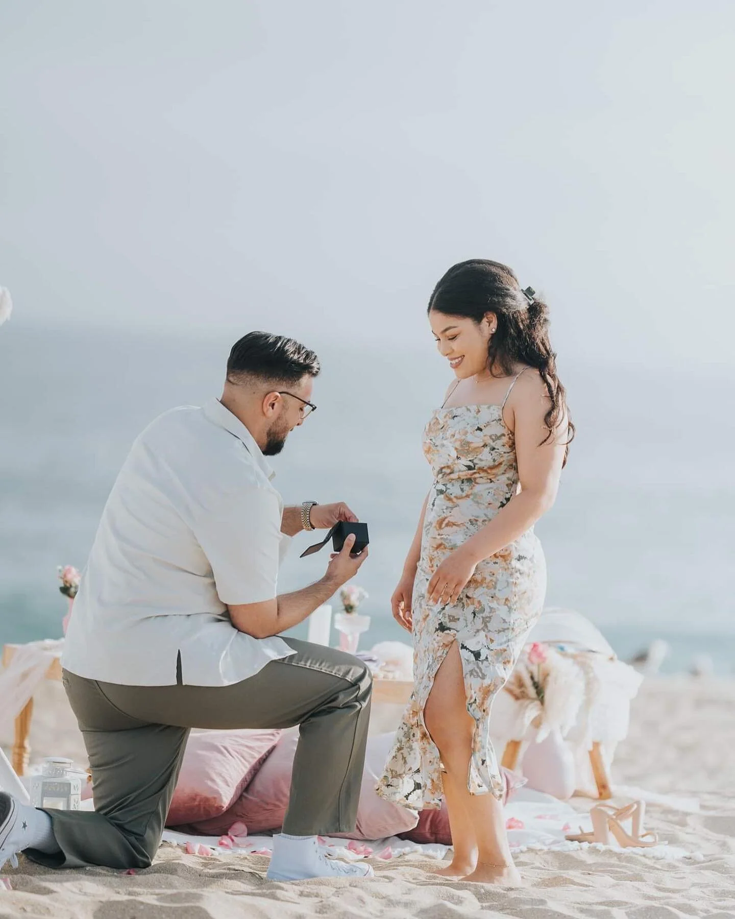 📸 Capturing Magical Moments at Newport Beach 💍

I am overjoyed to share with you all the incredible secret proposal I had the privilege to photograph at the stunning Newport Beach! The photos turned out absolutely gorgeous, and the couple's happine