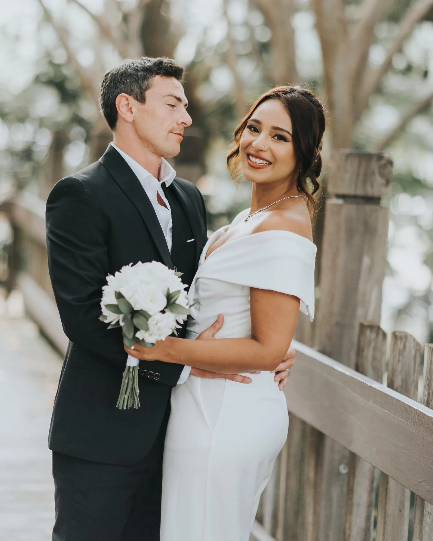 ENGAGEMENT SESSION GIVEAWAY 

📣 GIVEAWAY ALERT! 🎉 We are excited to announce our Engagement Session Giveaway, where you can stand a chance to win a stunning engagement photoshoot! 📸💍

To enter, simply follow @Hemi_media, like our Engagement Sessi