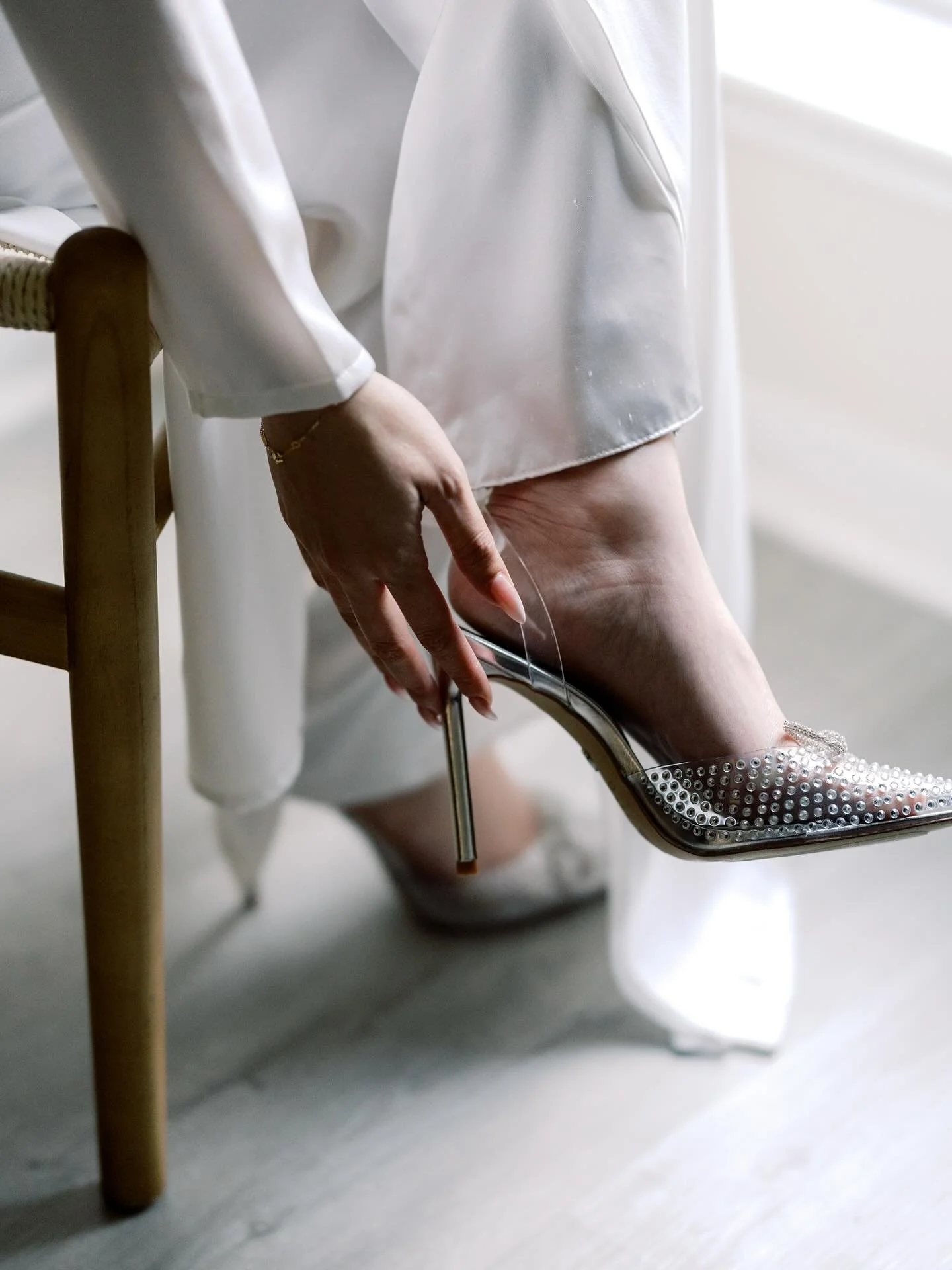 Elegant touch , romantic wedded 
#LuxuryWeddingPhotography #EditorialWeddingPhotographer #FineArtWedding #LuxuryWeddingPhotographer #EditorialWeddingInspiration #DocumentaryWeddingPhotography #WeddingPhotojournalism #AuthenticWeddingMoments #CandidWe