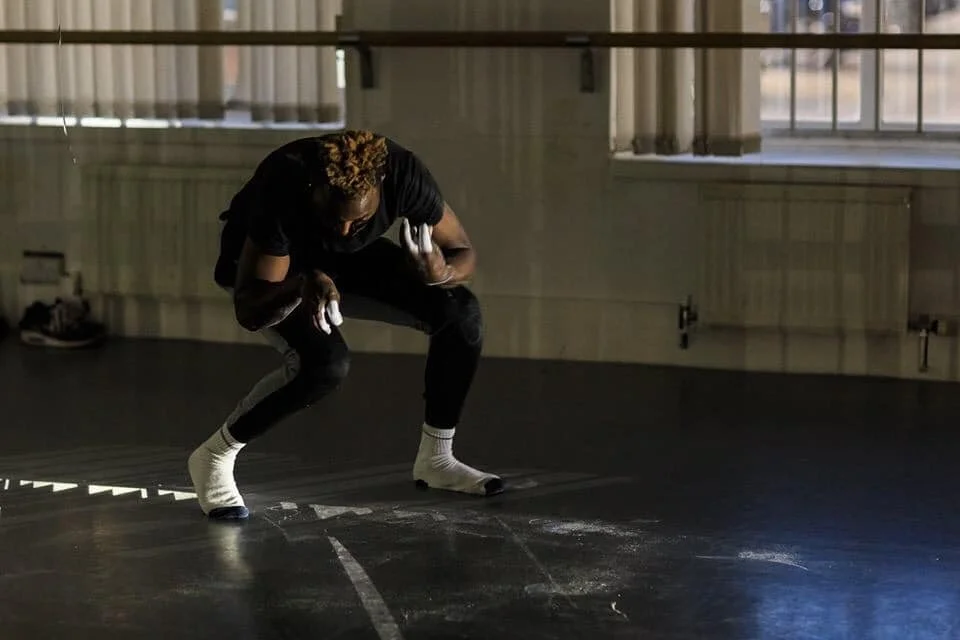 Surface Area Dance Theatre: Behind the Face of a Rock, Throwing Stones R&D | Mover
(Photo credit by Paul Miller)