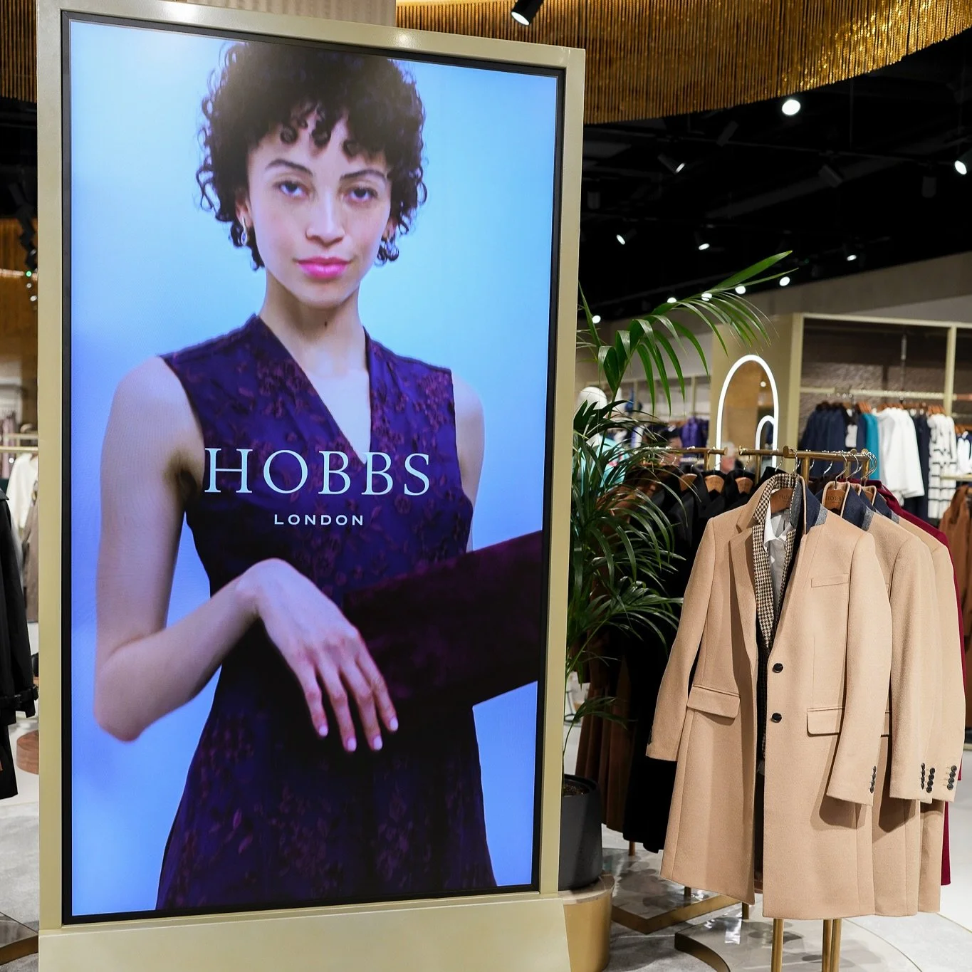 As we come to the end of another busy week, the @studio10hq team were delighted to capture the opening of the stunning new joint store featuring @hobbslondon  @thisiswhistles  @phaseeight  @insidestoryhome at @unionsquareaberdeen . 🧥🖤

Met with a c
