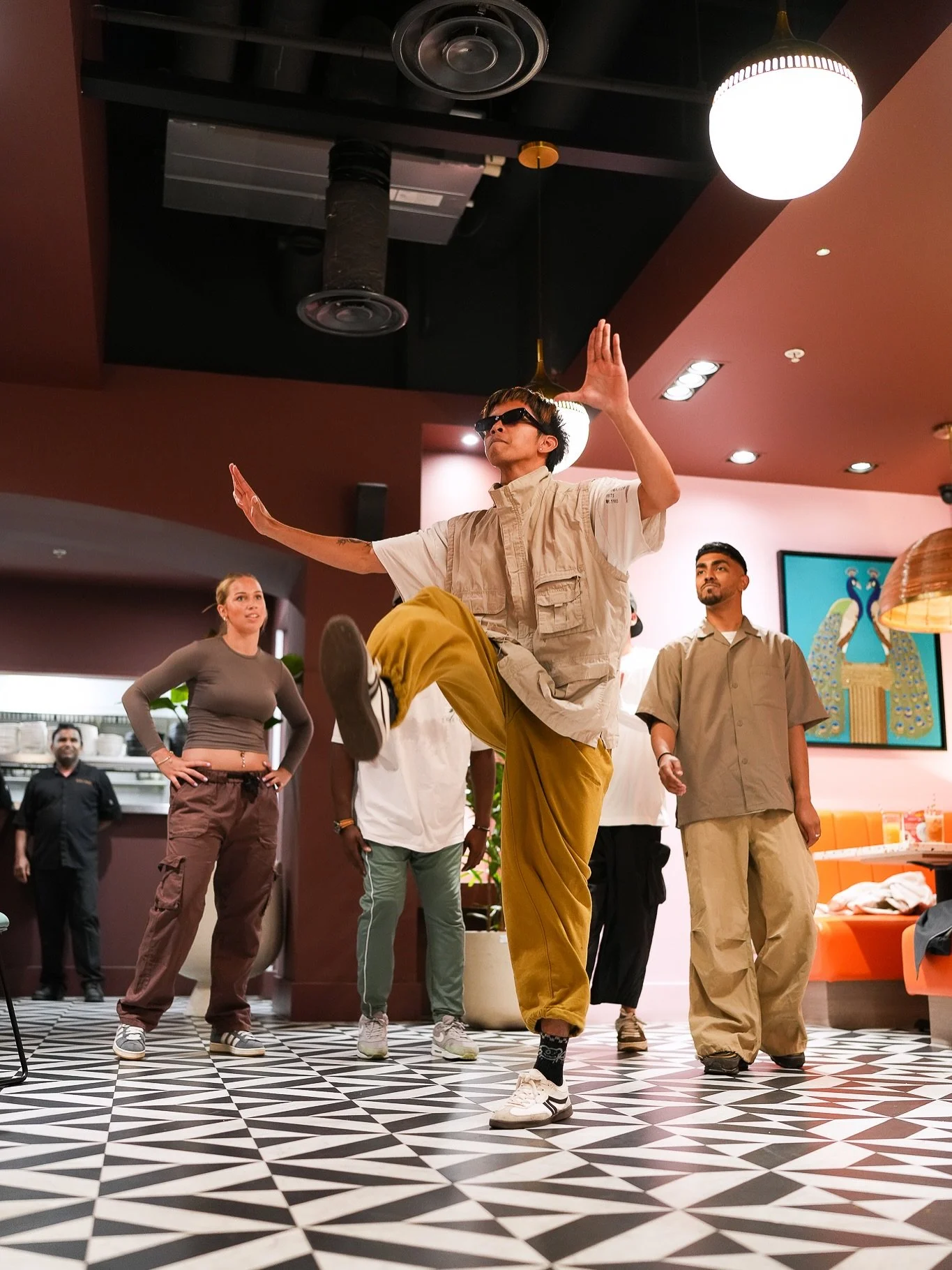 What&rsquo;s cooking good looking?! 👀 The Studio 10 team was delighted to cover the relaunch of @singhstreetcafe at @unionsquareaberdeen - where Punjabi and Scottish street food combine into one unique fusion. 🥘🏴󠁧󠁢󠁳󠁣󠁴󠁿🇮🇳 From break dancers