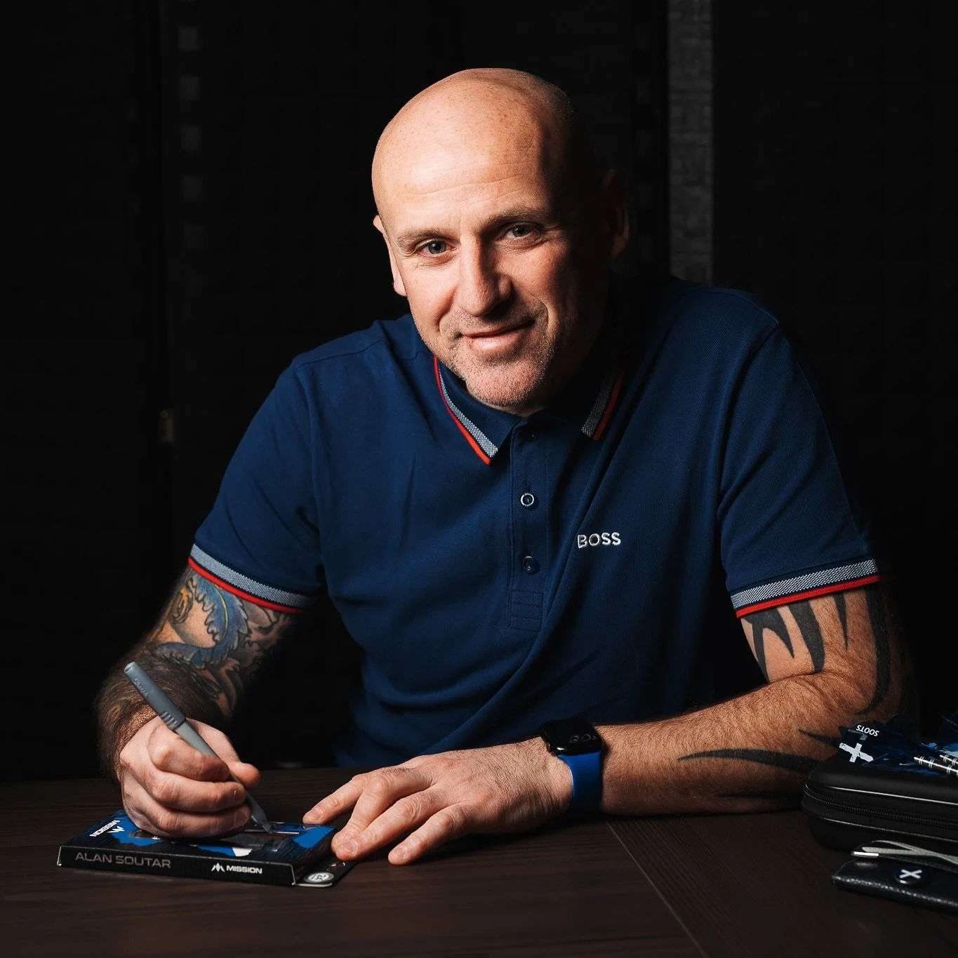 WINNER: @nicole.hague - Giveaway Now Closed. 🎯
To celebrate our new partnership with @soots180 we are delighted to be giving away a SIGNED set of Soots&rsquo; signature @missiondarts AND 2 x tickets to any Alan Soutar Dart Exhibitions show of your c
