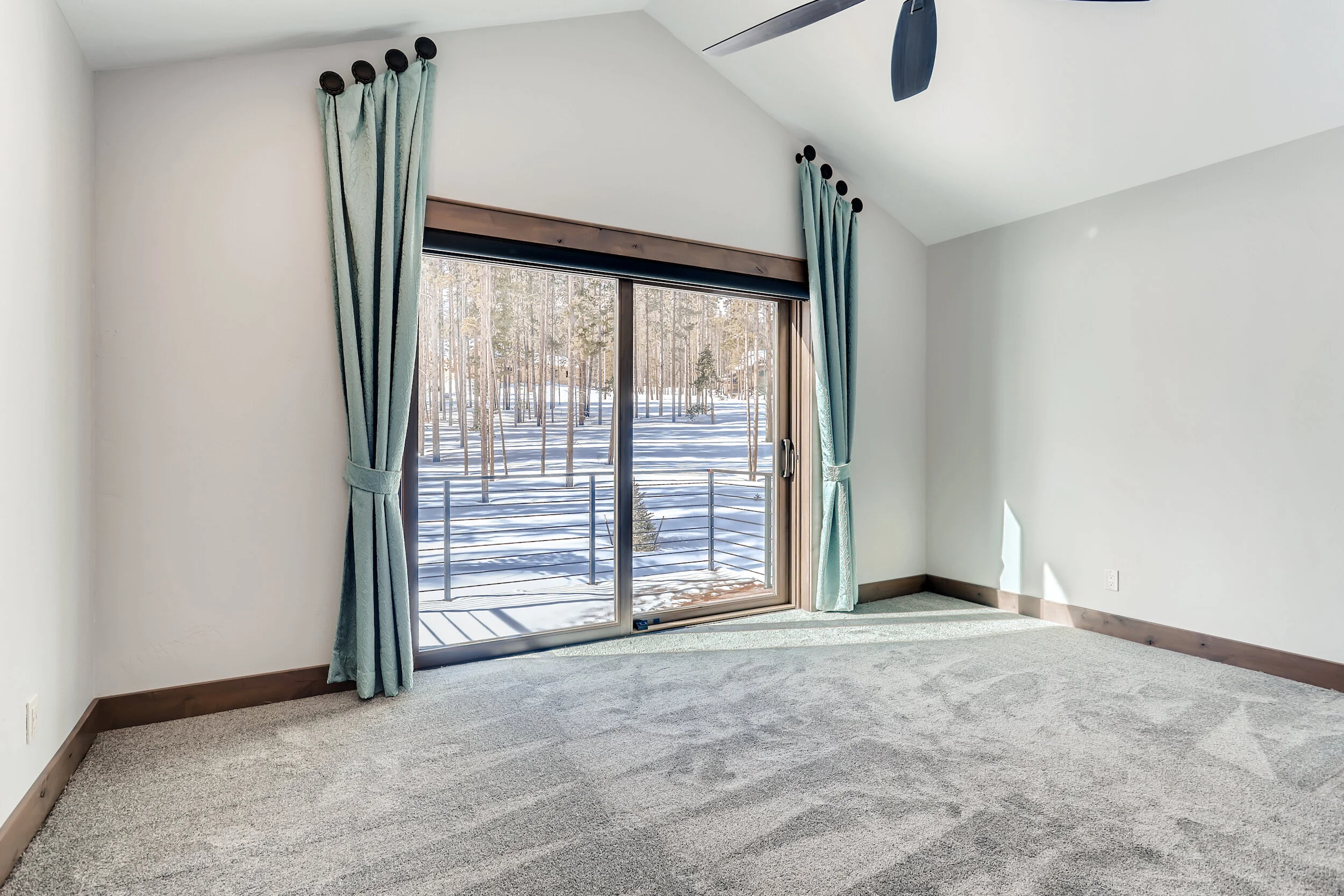 Mountain-Modern-Colorado_LGA_Studios_Lock-Off-Family-Room.jpg