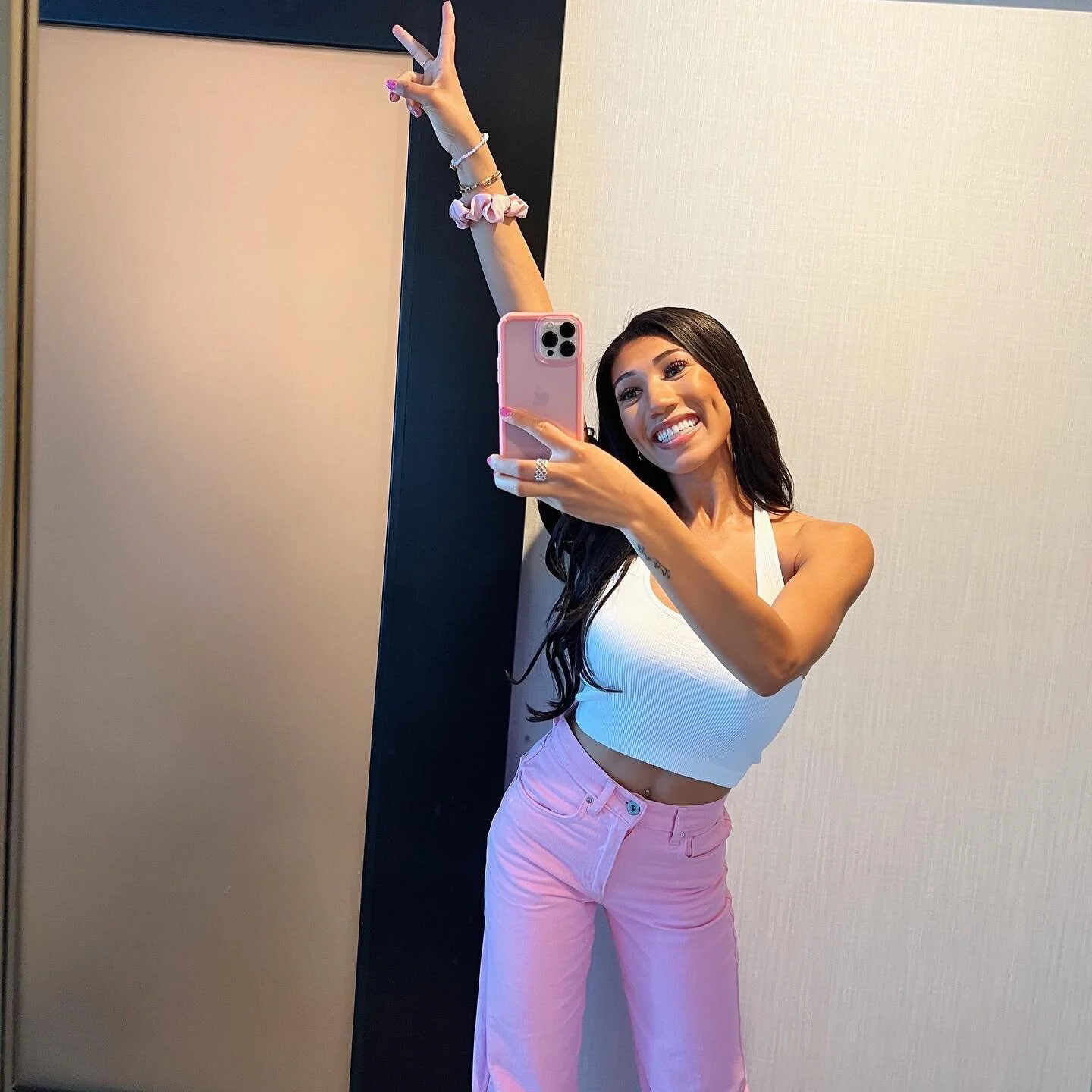 💌: Be the one with your head in the clouds believing in a vision that&rsquo;s bigger than anyone around you can fathom.

Allow your heart to Dream BIGGER. 

AFFIRMATION: (*say it witchoooo chest*)✨I deserve EVERYTHING I thought I had no business dre