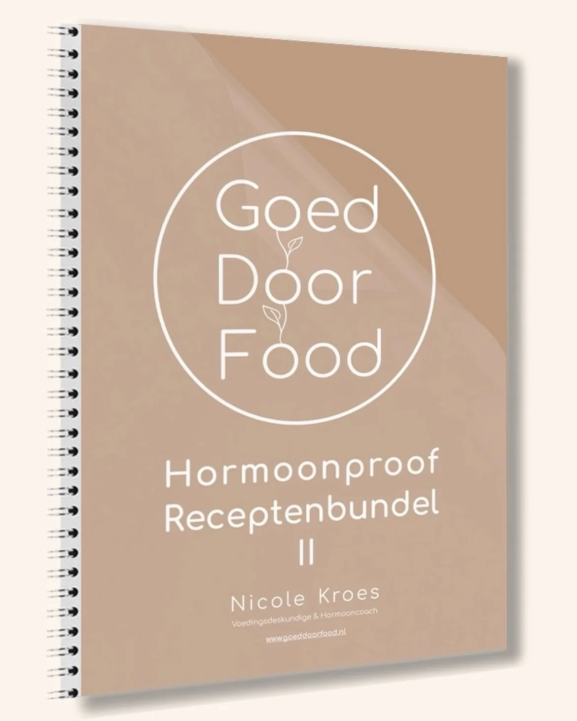 YES! MIJN TWEEDE RECEPTENBUNDEL IS VANAF NU TE KOOP🥳
&nbsp;
Vier jaar geleden bracht ik mijn eerste receptenbundel uit en sindsdien zijn er weer een hoop heerlijke hormoonproof recepten nieuw bijgekomen. Het maken van een tweede editie is dan ook ie