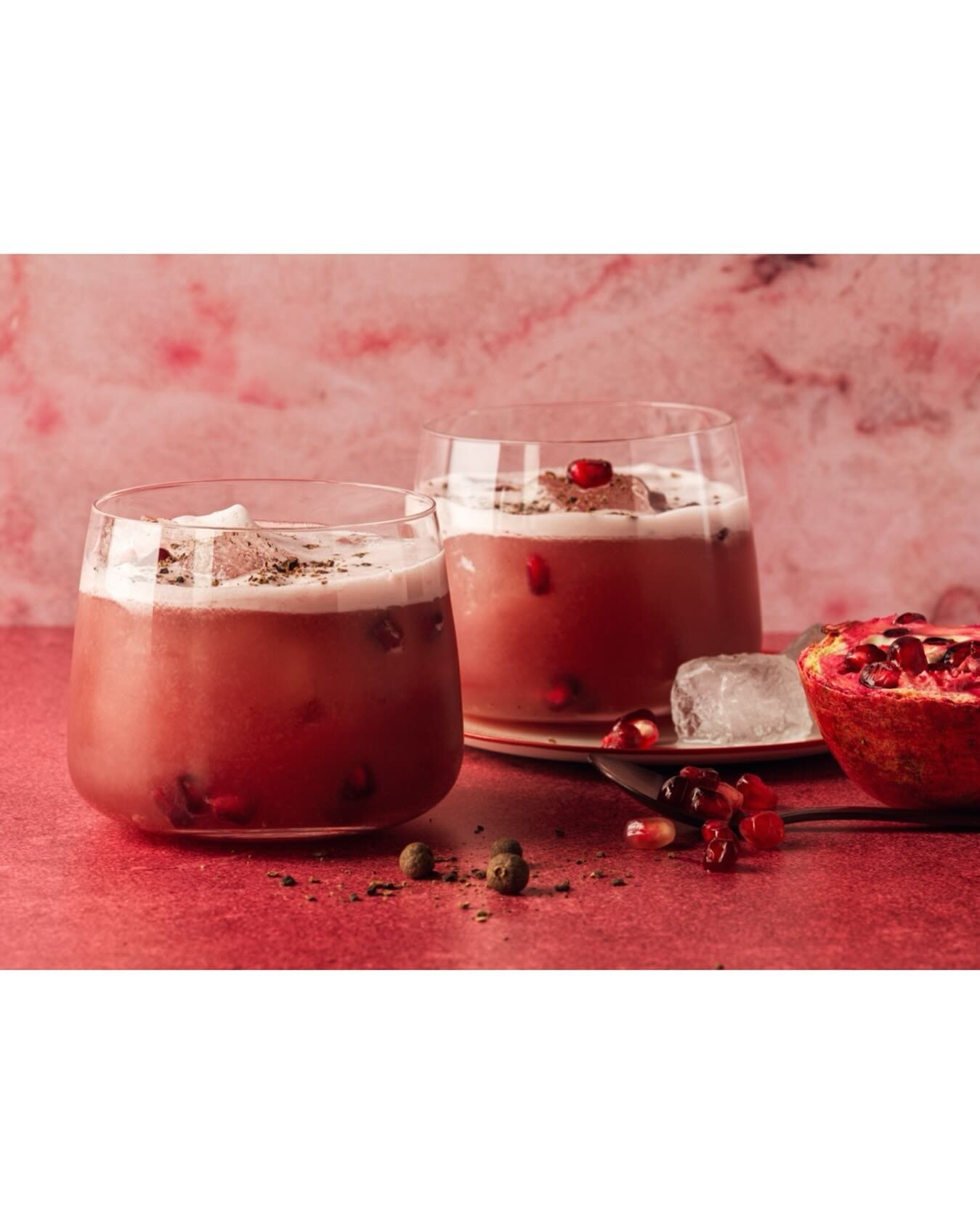 BEAUTY &amp; LIFE
with amazing @homeofhansen for @coop.ch @fooby.ch 
and the wonderful women of the recipe editorial team from @bettybossi.ch 

#foodanddrink #foodphotography #photography #drinks #colorsplash #work #photographer #teamwork #red #edito