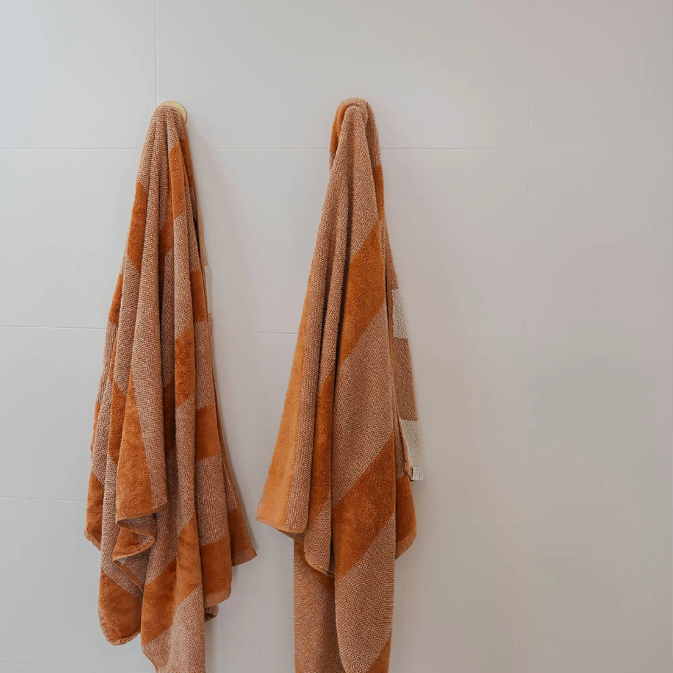 Texture and tone, carried all the way through to the towels. 🫧

#SVDesigns #InteriorDesignTips #AskTheDesigner #DesignerPicks #InteriorStyling