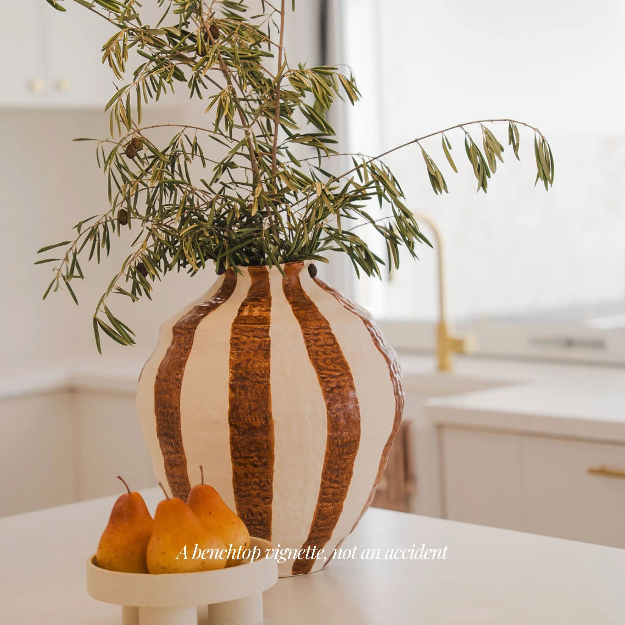 A benchtop is still worth styling. 🫒

#SVDesigns #InteriorDesignTips #AskTheDesigner #DesignerPicks #InteriorStyling