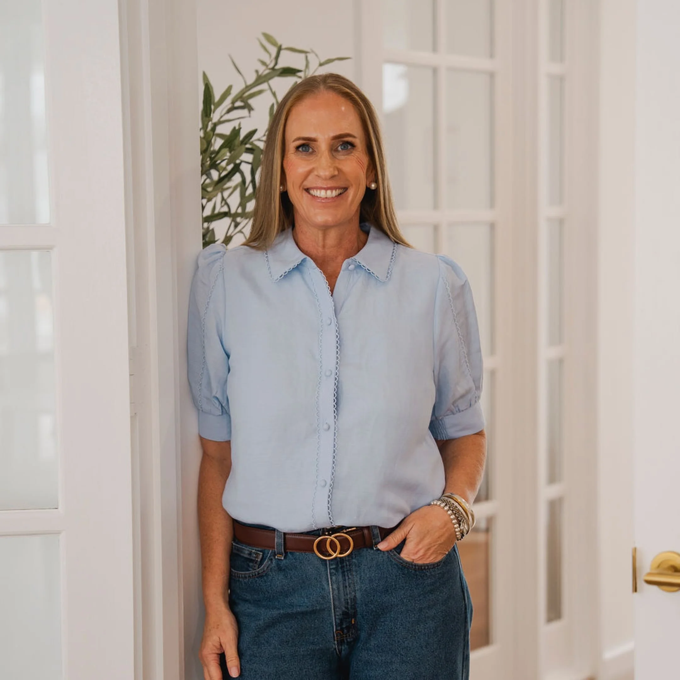 Doing the work, dressing the part. 🩵

#SVDesigns #PerthInteriorStyling #InteriorStyling  #PerthHomeStyling #PerthInteriorDesigner