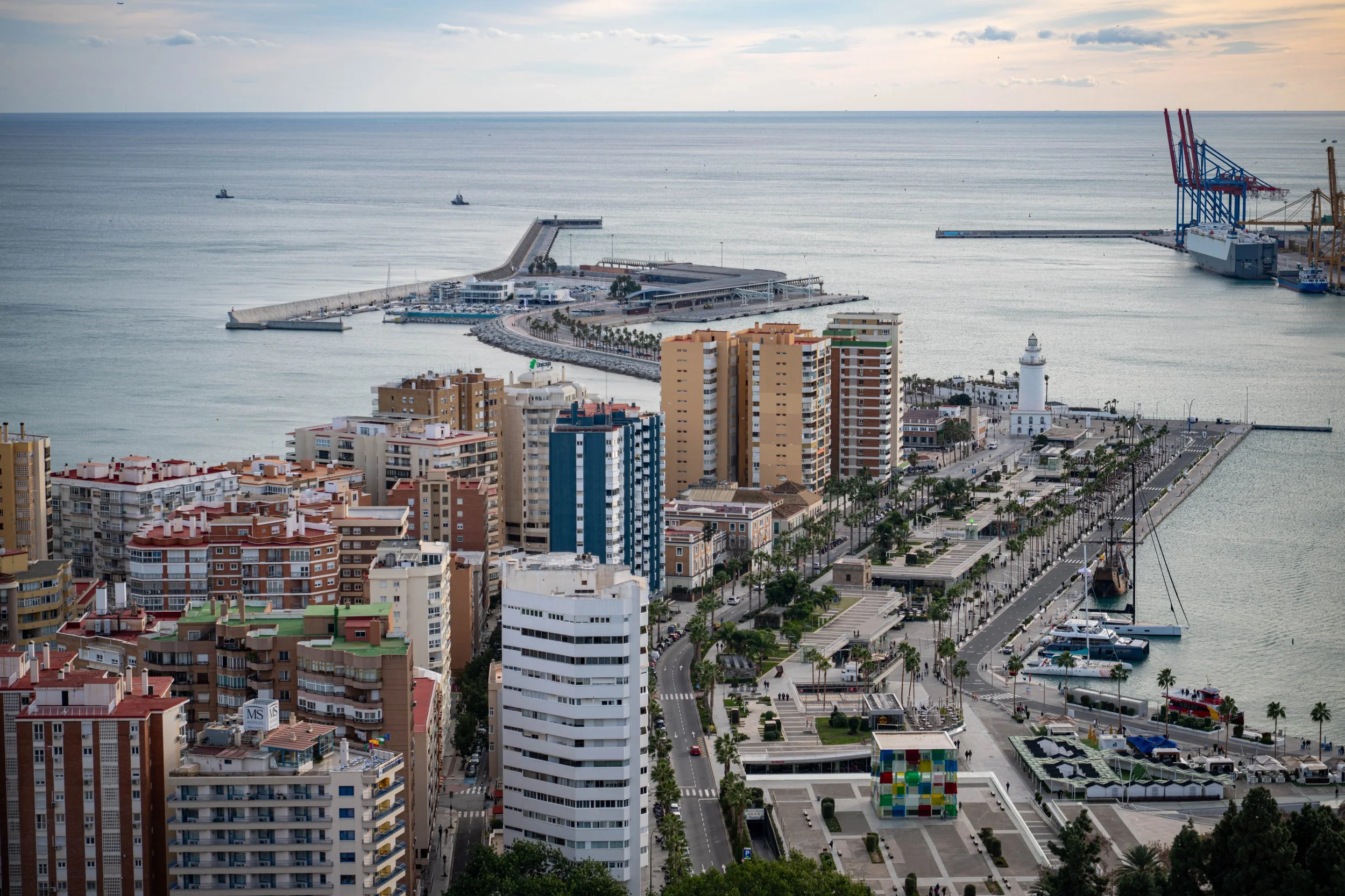 malaga port1.jpg