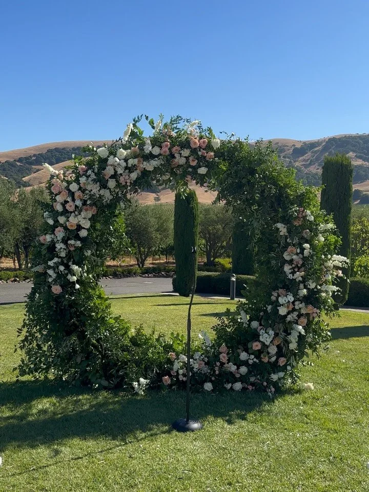 When the greenery has the right bounce 🤍