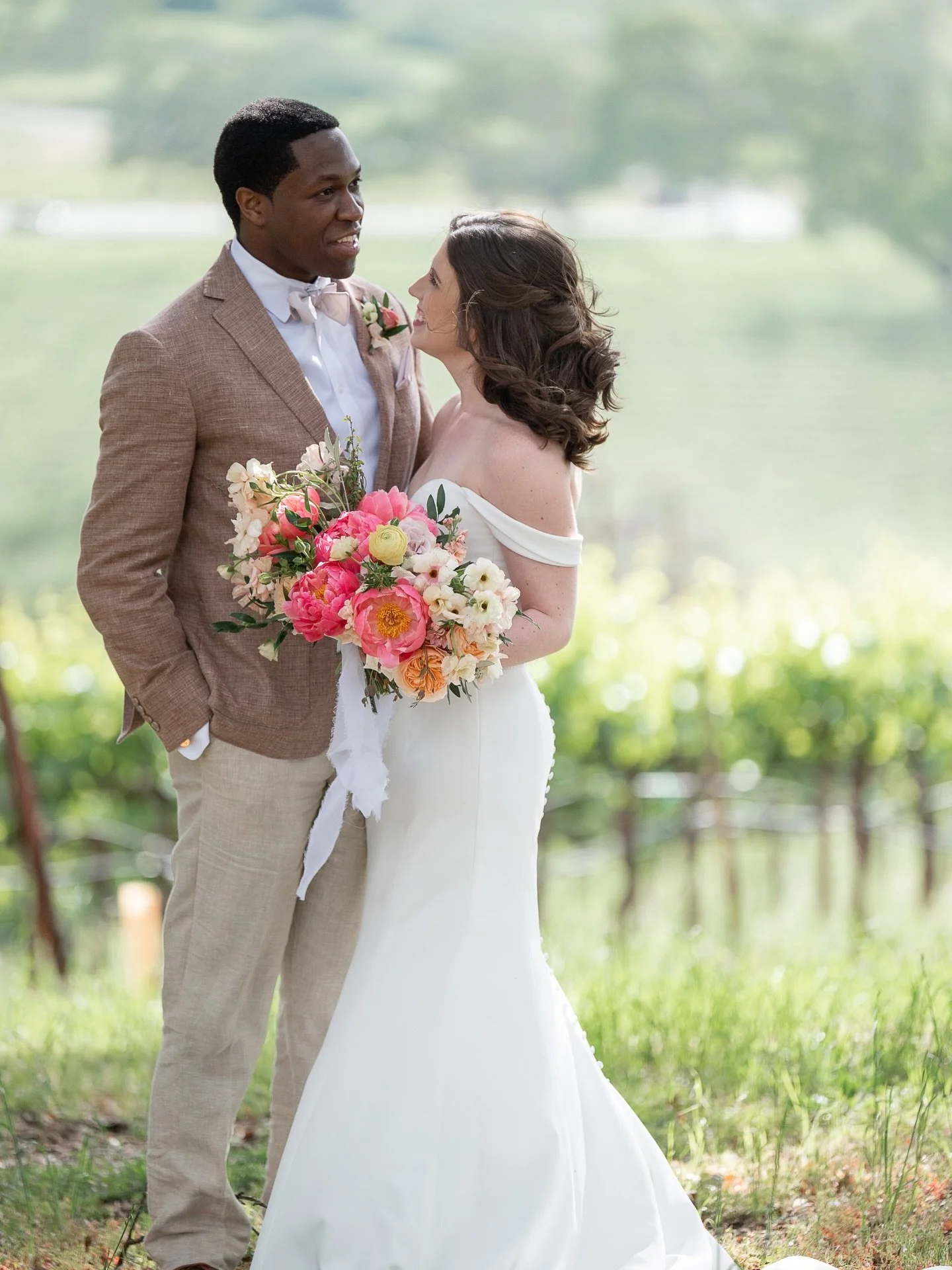 This is hands-down one of my favorite color palettes. What&rsquo;s your favorite color palette?!

@ginapetersenphotography
@adreamweddingplanner