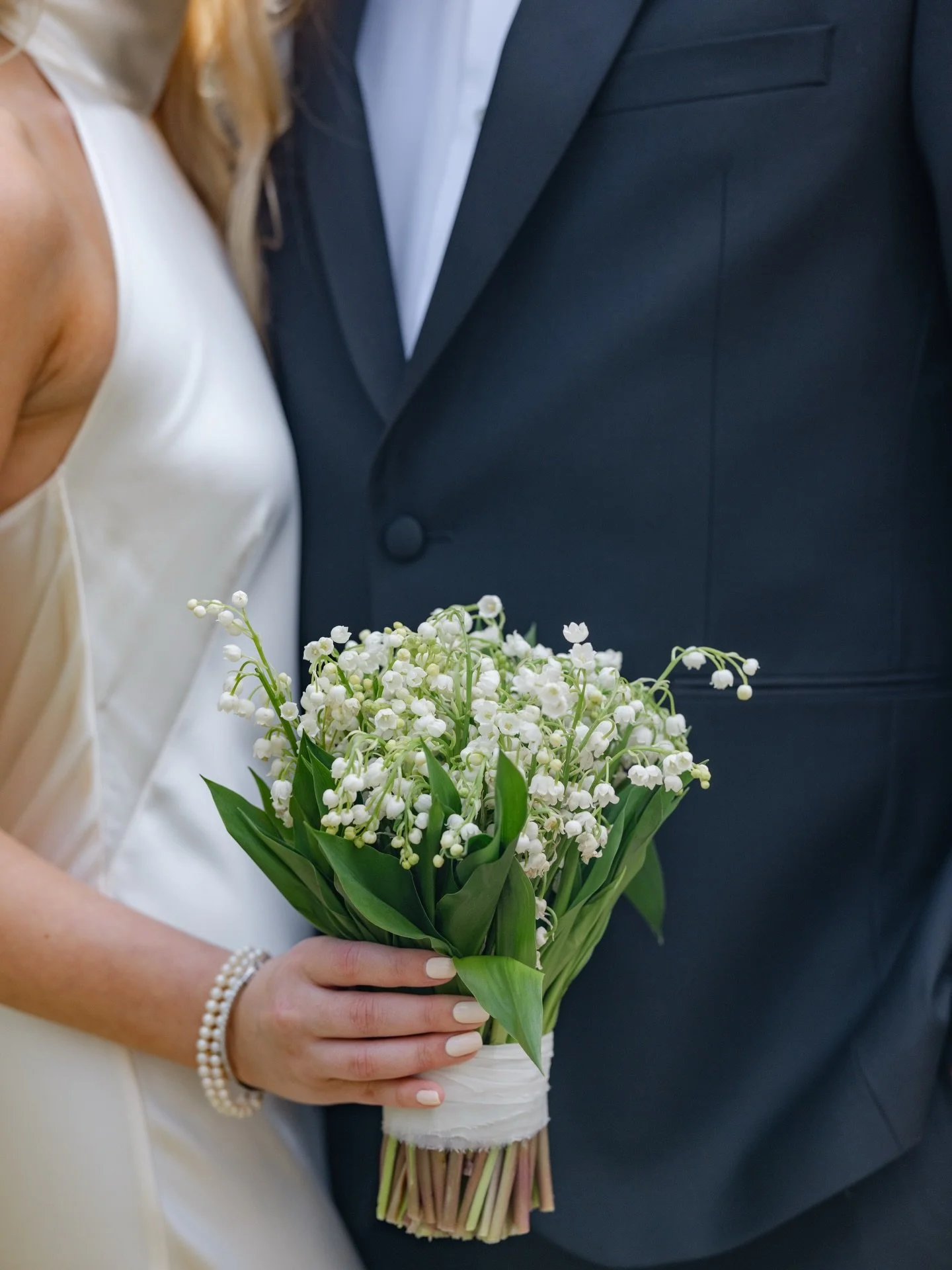 Last weekend was a dream! 

Photography: @suzannekarpphotography 
Planning + design: @emmalouisemcneilly @coledrakeevents 
Venue: @theestateyountville 
Glam: @teresasongartistry 
Cake: @flourandbloomcakes 
Attire: @vowandthread 
Video: @niceshotfilms