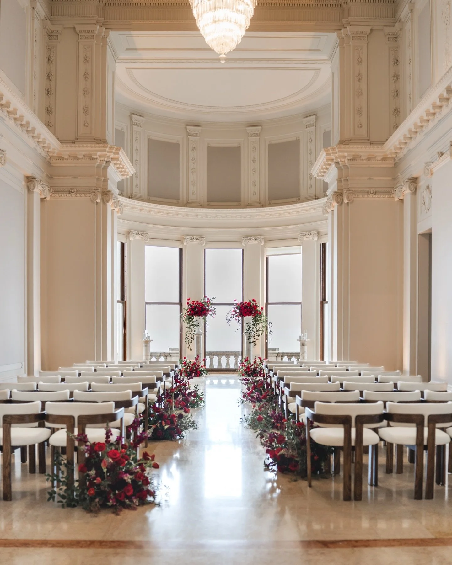 One of the most magical weddings we have ever been apart of 🫶🏼

Planner @taylorraeweddings 
Non-Profit @wishuponawedding 
Venue @floodmansion 
Caterer @foxtailcatering 
Photo @stephanielynn.co @esztertimeaphotography 
Video @brooklynholdenfilms
Con