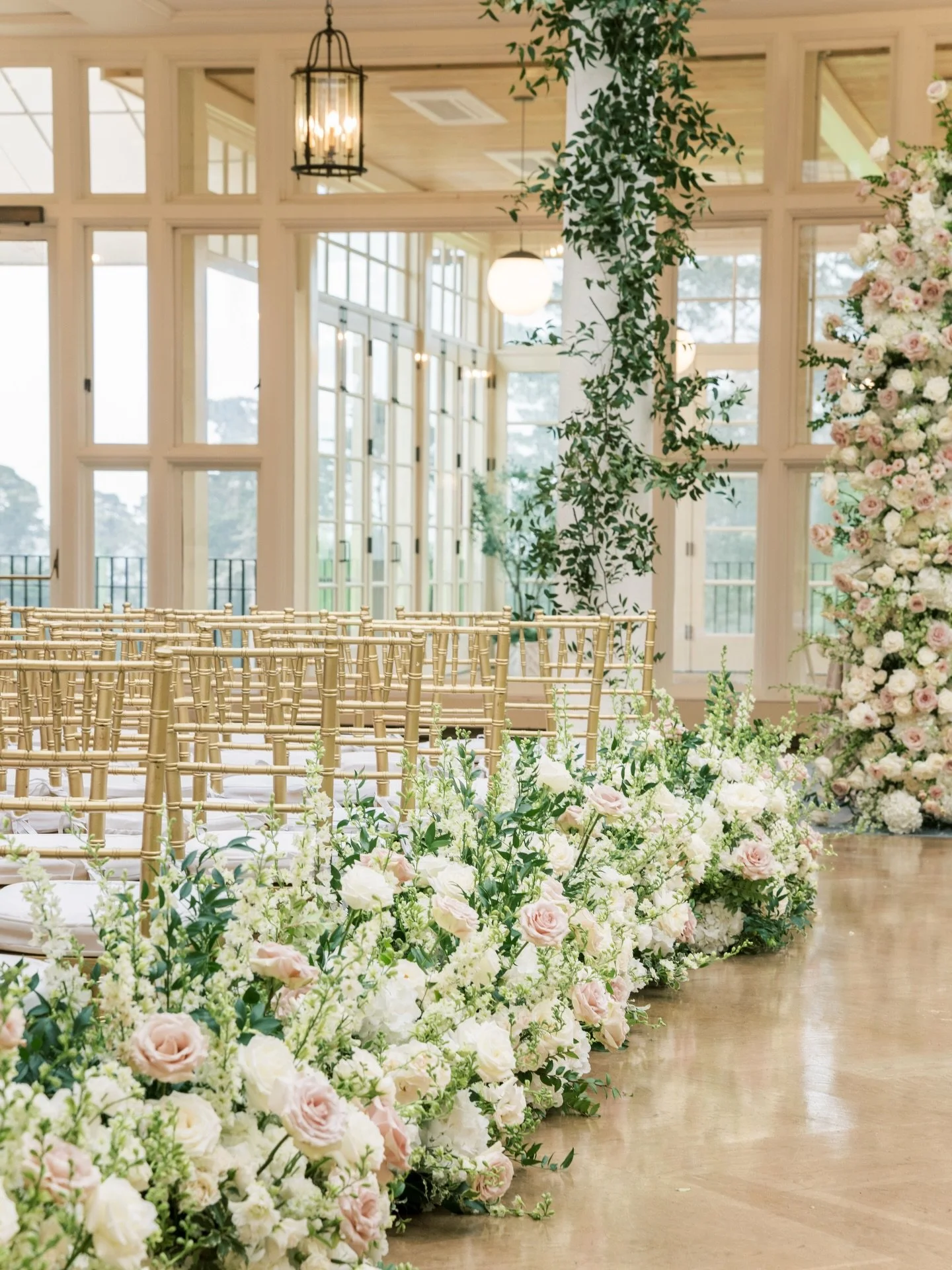 Straight out of a fairytale - a big congrats to K+W 🤍