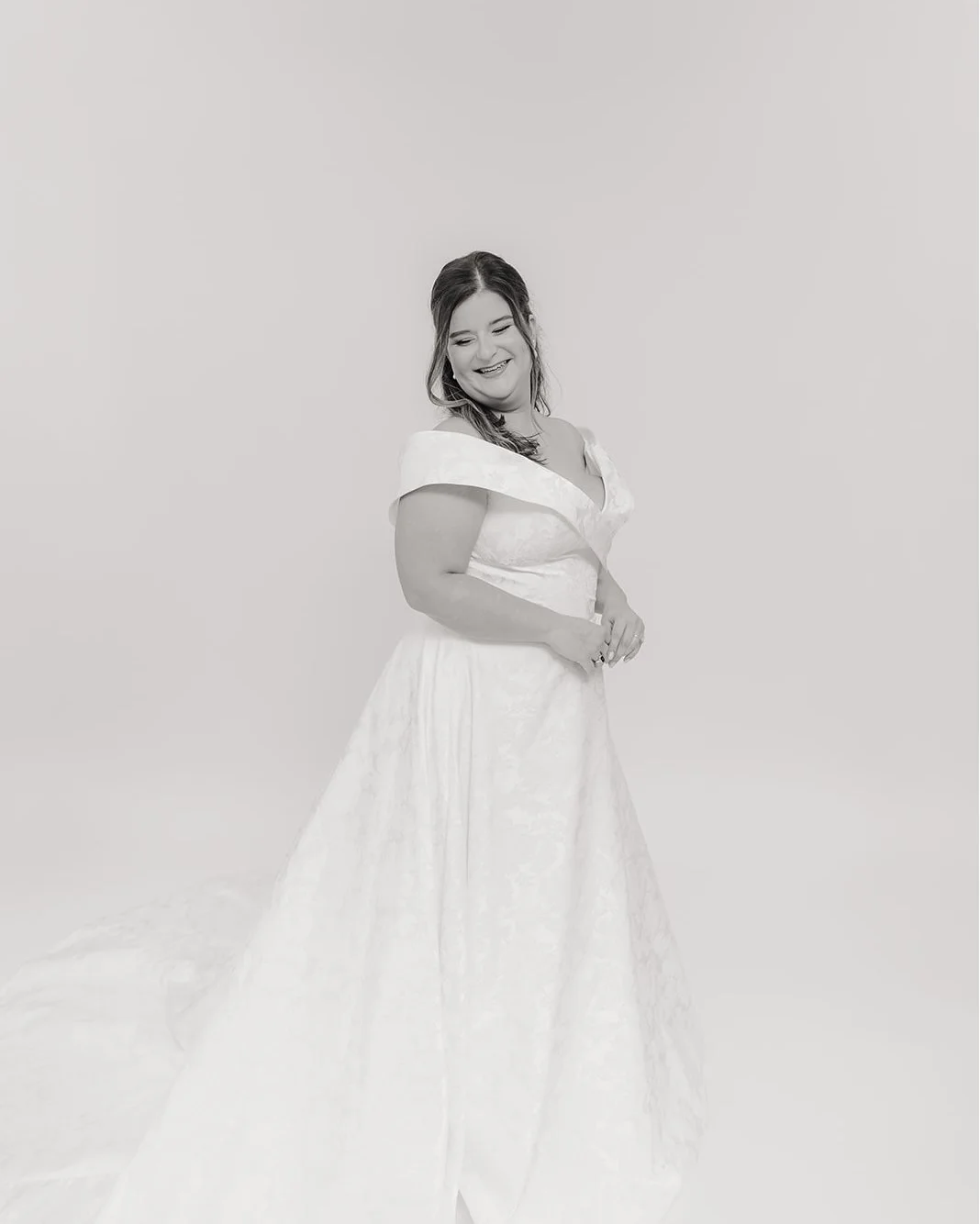 Chic, timeless bridals with this cutie! Obsessed with these bridals from the fall 💗