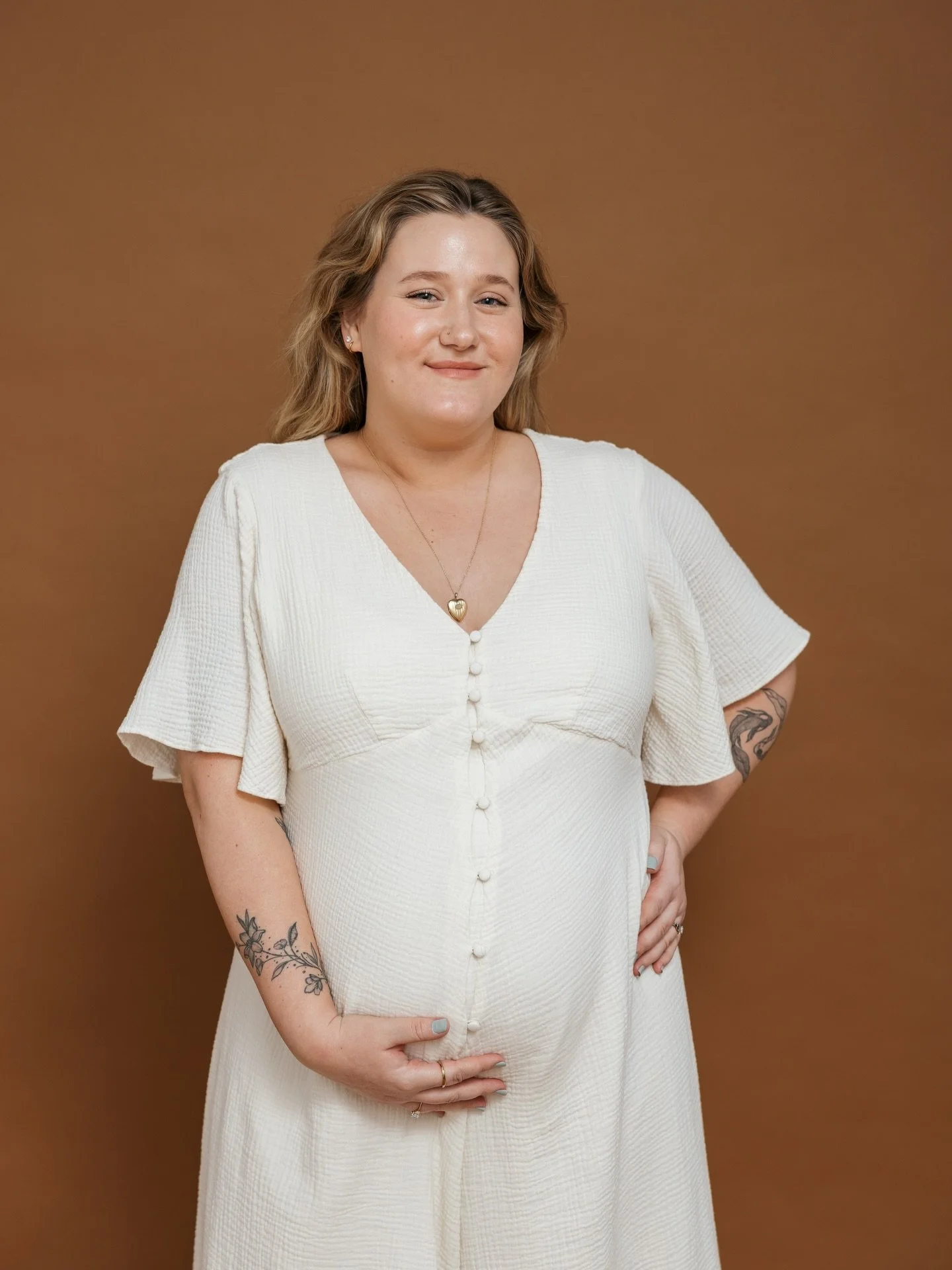 baby bumpin&rsquo; in the studio with this sweet fam 🤭