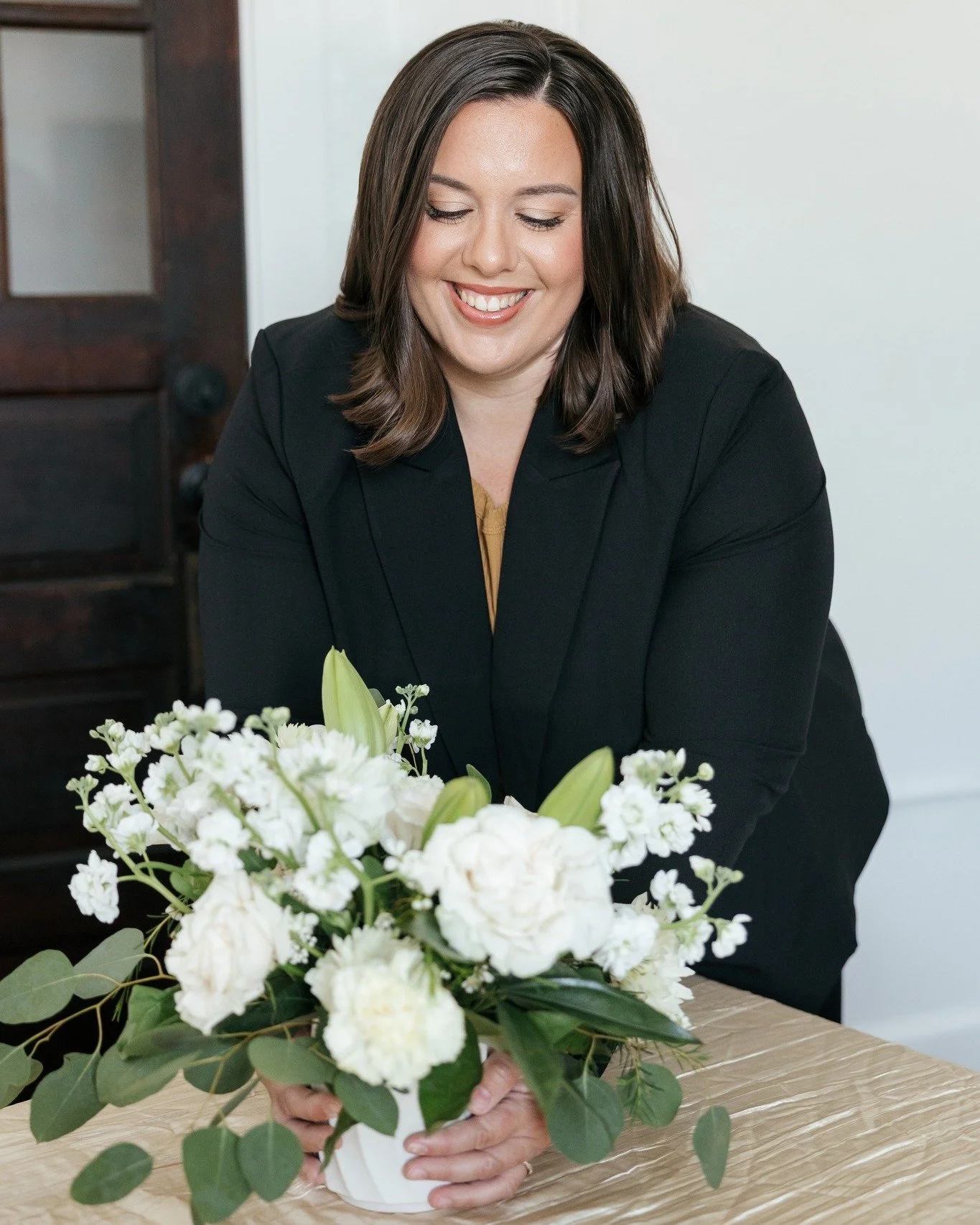 As a local wedding planner, Kylie at @sammondevents  wanted branding photos that communicated to her clients that she's got it handled, all while maintaining elegance in her business. Basically, she's got it all under control and looks good doing it!