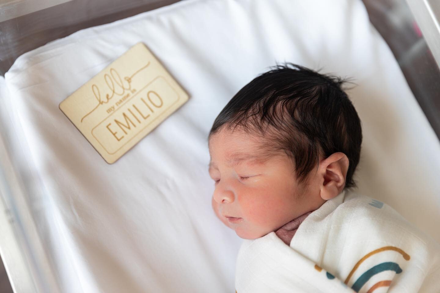 Sweet little Emilio!! 🥹 His amazing mama booked a Fresh 48 Package with me - this package includes:

✨ Fresh 48 Photography - 10 Edited Images
✨ Placenta Encapsulation
✨ Placenta Tincture
✨ Cord Keepsake

All for just $350! Book with me today! 🥰