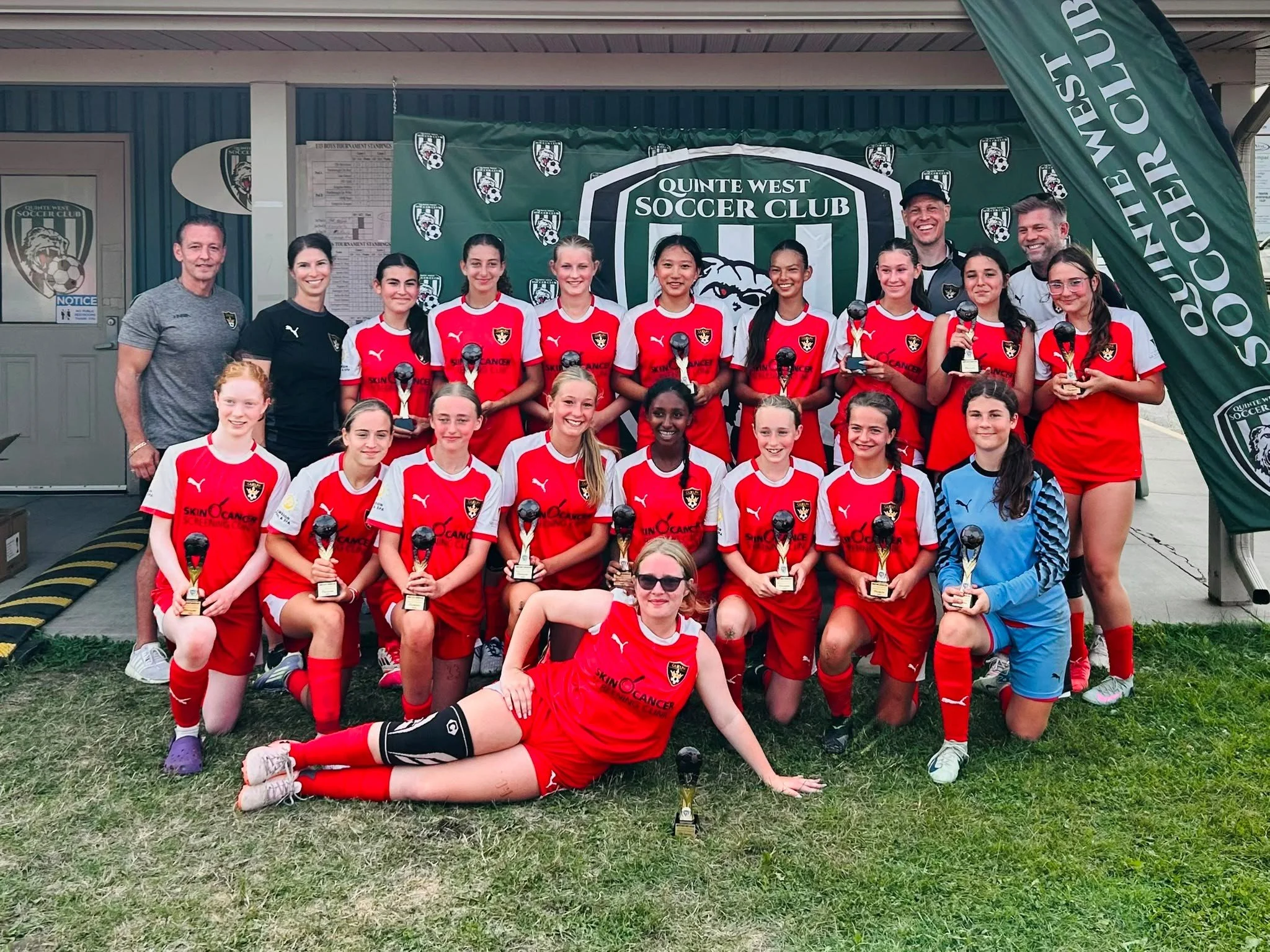 Girls U14 Black (2012).jpg