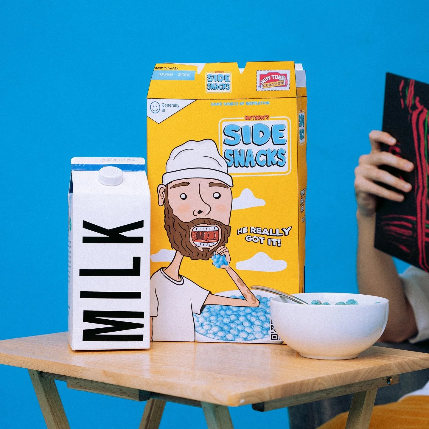 Cereal box design for Notsew’s “SIDE SNACKS”. 2023 promo for Notsew’s “SIDETRACKED” album. 
Creative direction by @n.tsew 
Design executed by ME
Photos by @mindofjr