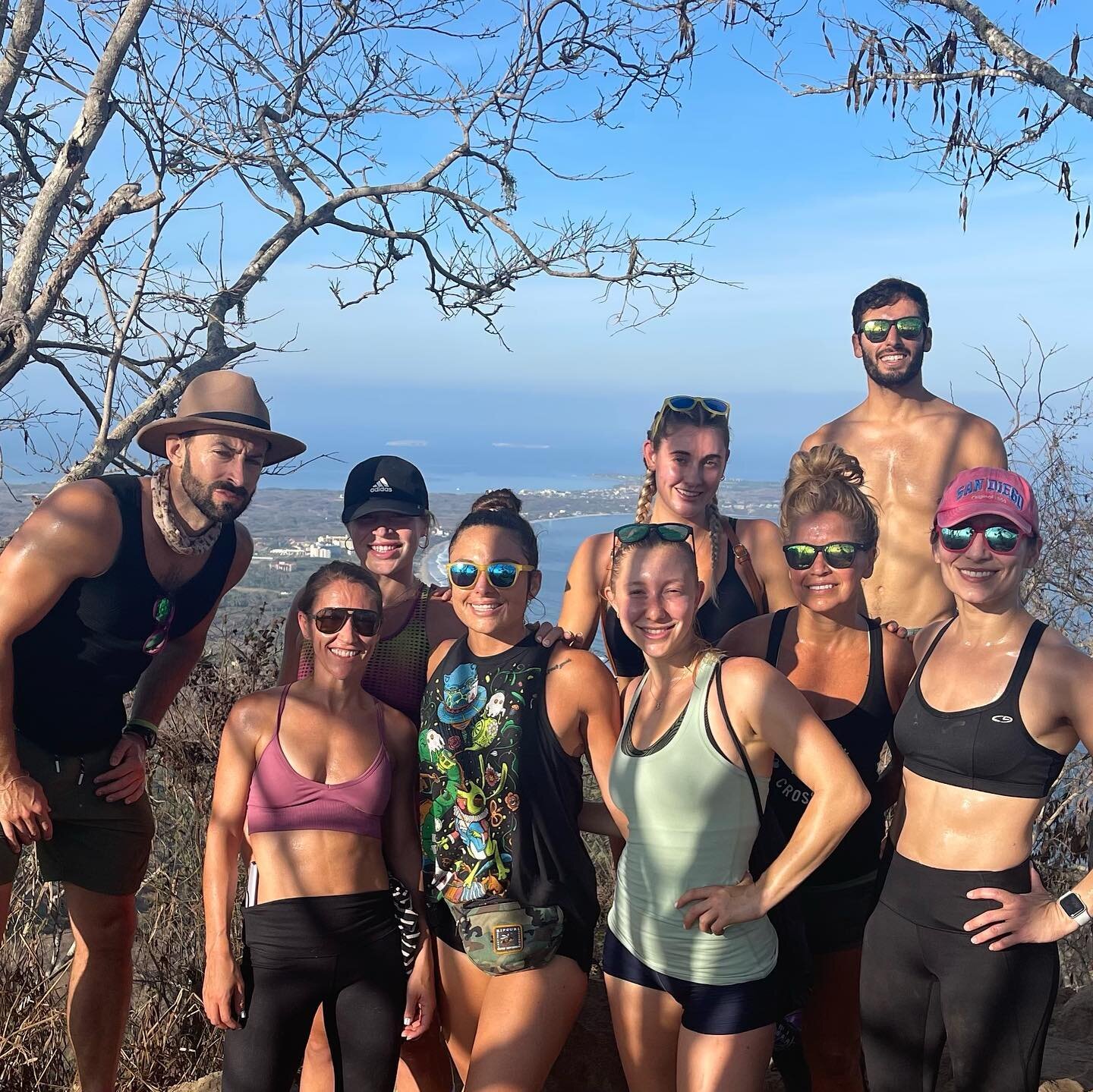 Explore yourself through movement &amp; Meet likeminded humans! ✈️📍🌴 👉 JANUARY 2022 🇲🇽 #Sayulita #MovementRetreat 

🌝 6 Nights in a private estate! 
🌞 January 4th-10th, 2022 

Featuring movement coaches
 @venus2bfab and @coach_vishalkumar 
wit