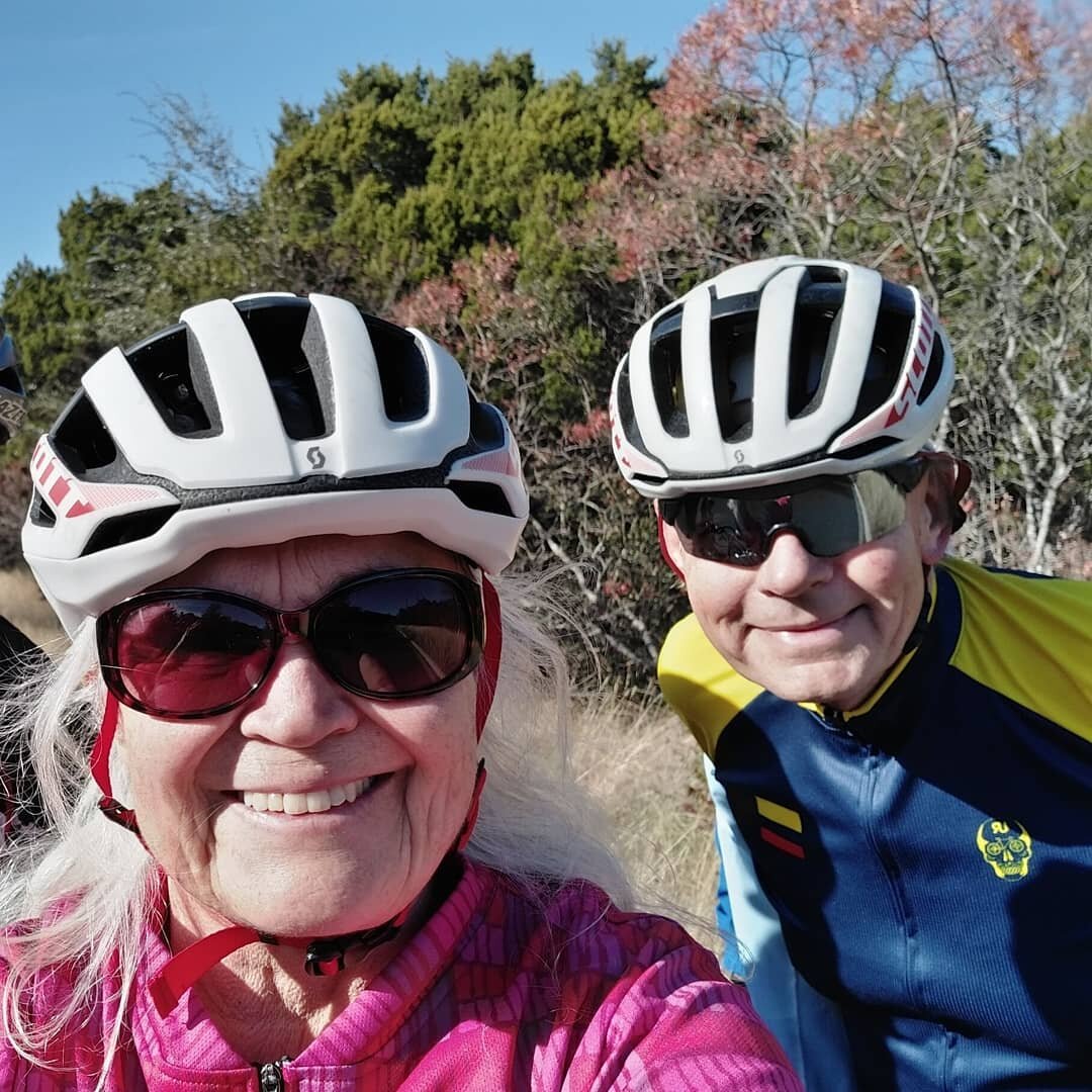 Enjoying 20&deg;C on our Xmas Day ride in the neighborhood. My jersey is as close as I got to Colombia this year. 
.
#addyearsbybiking #jesterestates #austintexas #gorigogo