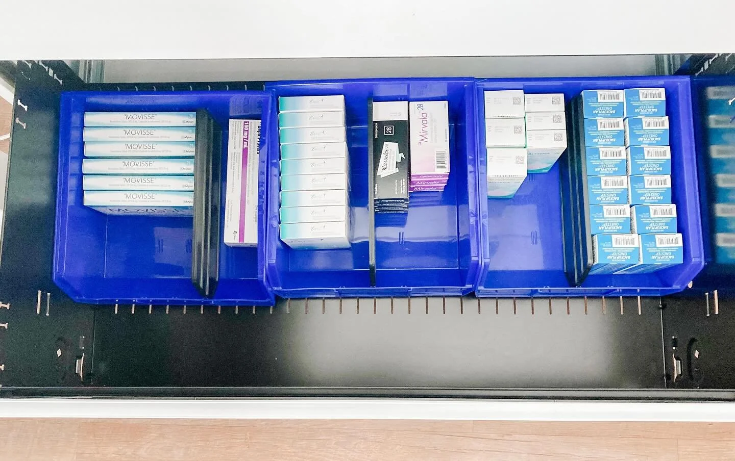 There’s nothing like a beautifully organized drawer! 
Whether it’s an office, a kitchen, a bathroom, or a break room—we love transforming everyday spaces into functional, stress-free zones. Organizing is truly our passion, and help