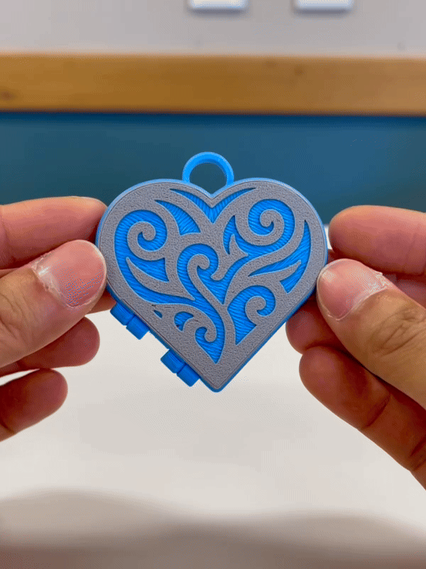 Heart Locket 2.gif