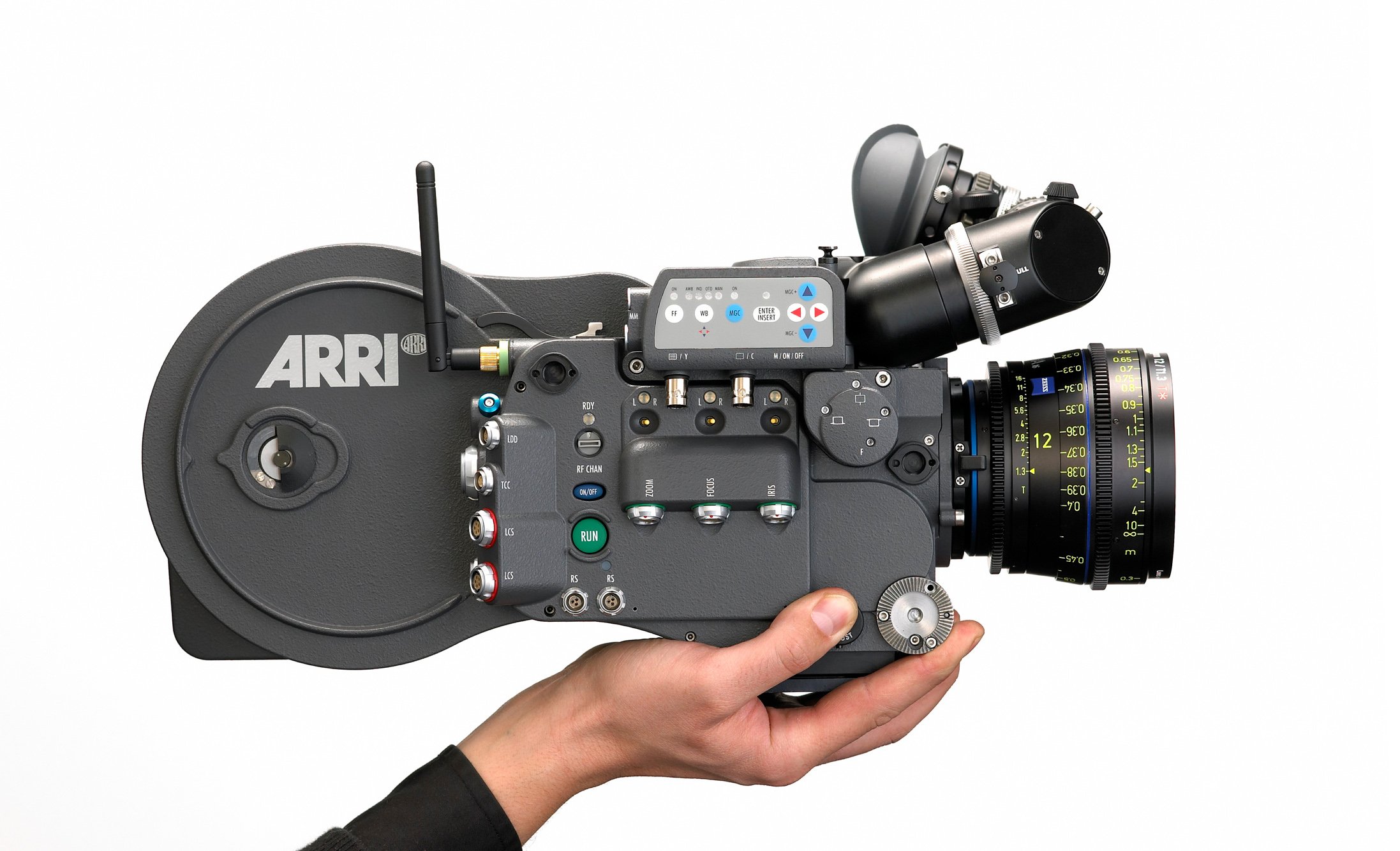Кинокамера делает 32 снимка за 2. Arriflex 416. Arriflex 416 Plus. Arriflex 35. Камера 16 мм Arri.