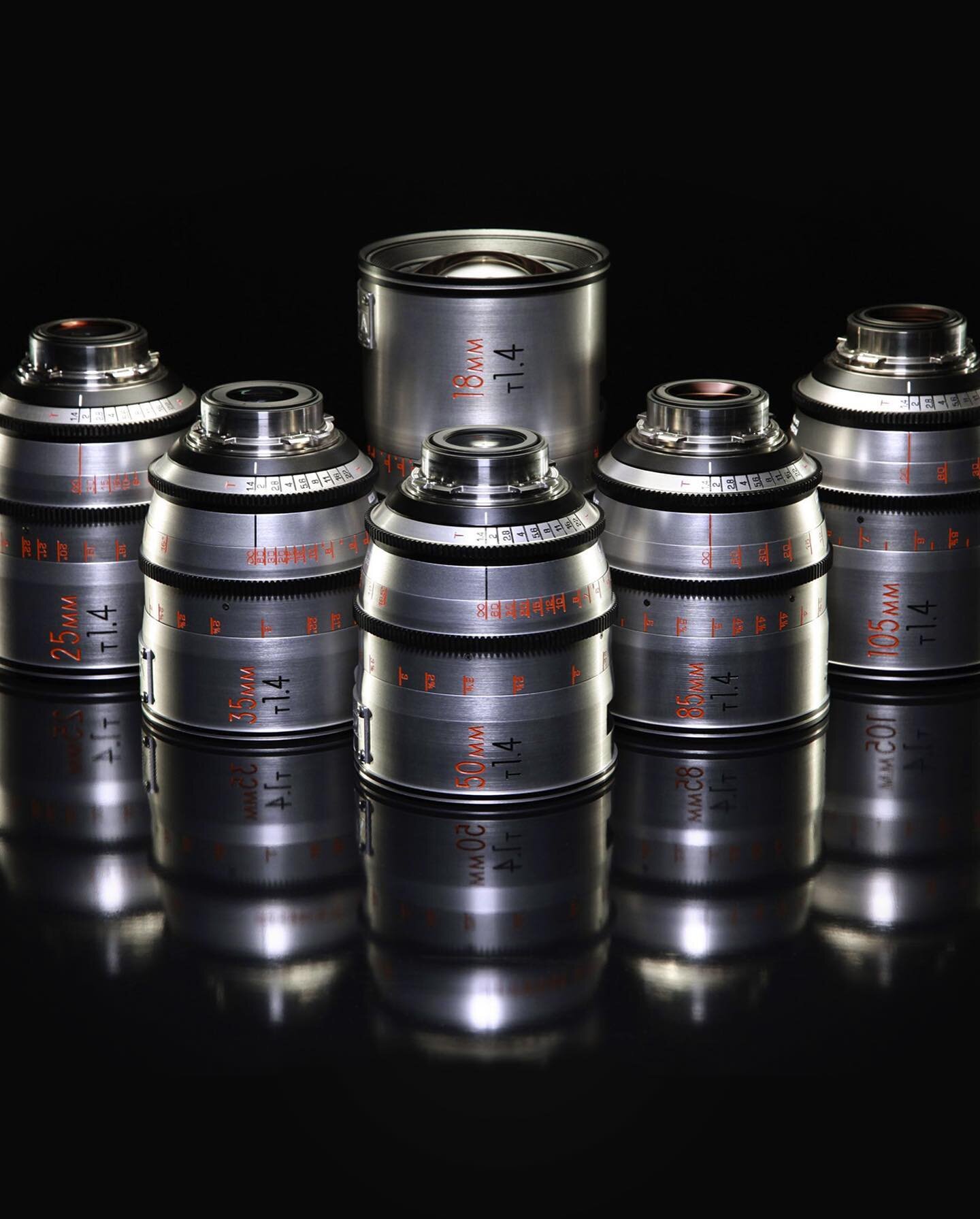 First @masterbuilt_lenses Classics in Brooklyn! 🔬🎆

Most recently featured on Umbrella Academy Season III, the Masterbuilt Classics are a new revelation in Full Frame / Vista Vision cinematography. The Classic series lenses excel with a smooth focu