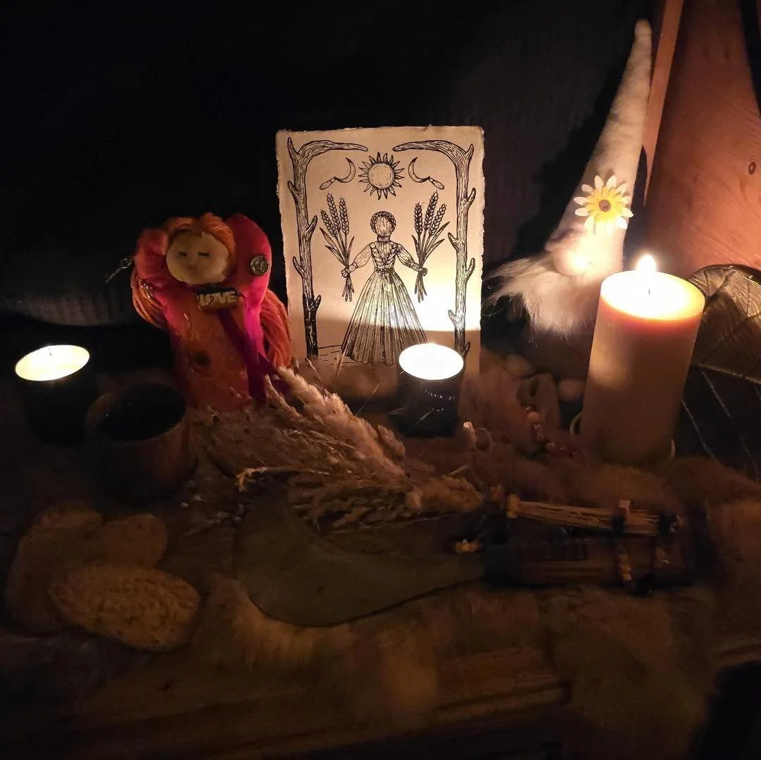 Thank you @tink_nl for sharing this picture of your beautiful altar for the @templeofara Lughnasadh ritual 🌾

&ldquo;Bless the earth that grows the grain
Bless the water that gives us rain
Bless the wind that helps seeds spread
Bless the fire that b