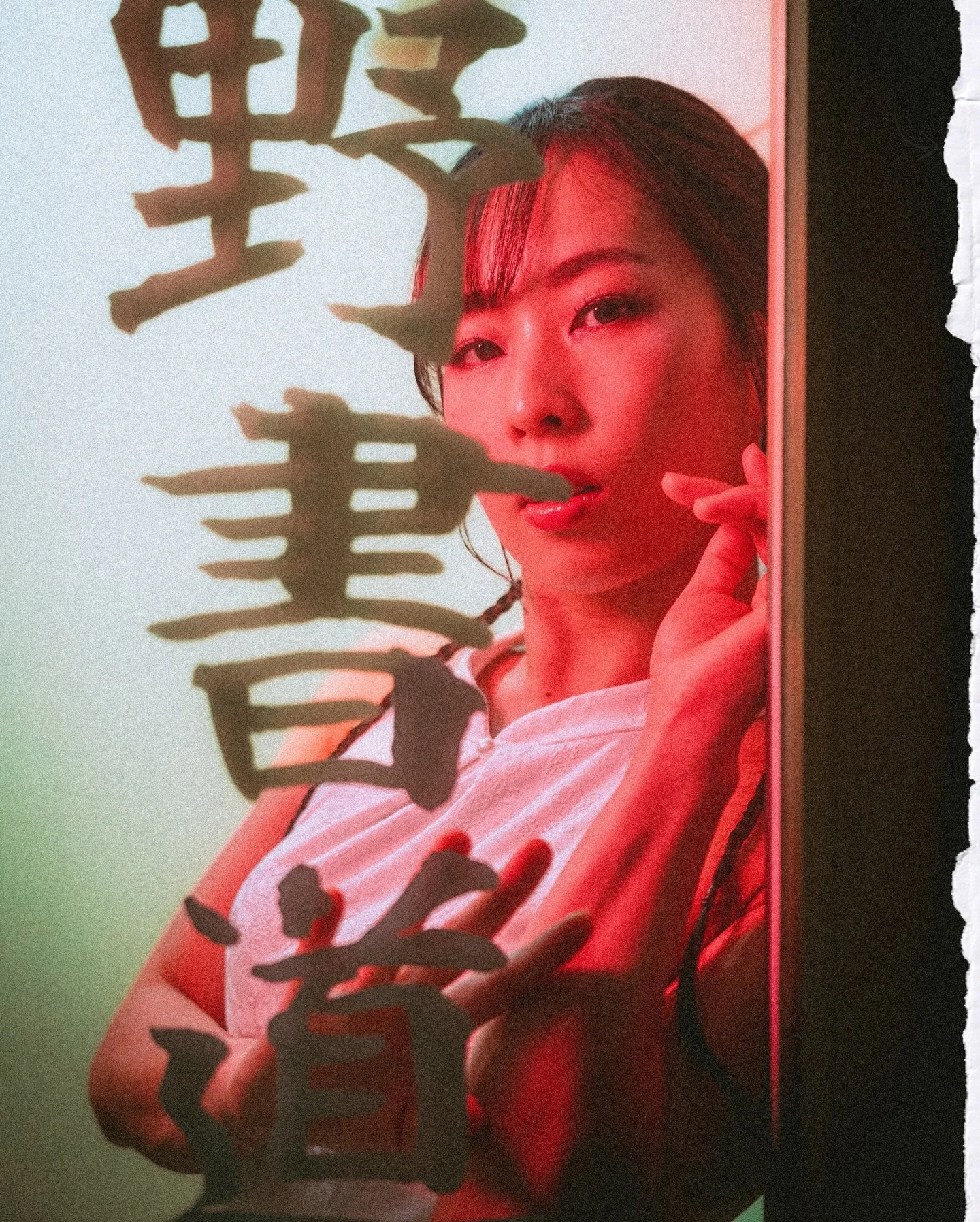 &ldquo;A vision in white, a silhouette of sin&rdquo;&thinsp;
&thinsp;
These were taken on a recent private 1 x 1 portrait photography workshop with model I hold here in Tokyo. If you&rsquo;re inexperienced and looking to learn more about how to shoot