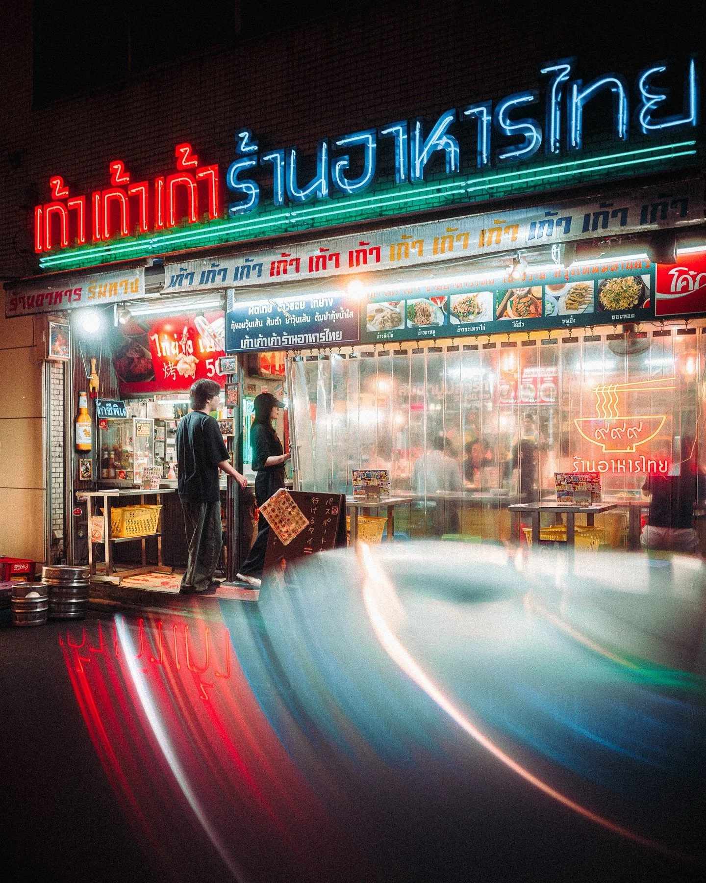 Mood, neon, and silence amongst Tokyo&rsquo;s afterwork crowd. A collection of shots taken on some recent tours on the Tokyo Afterhours photography workshop in Shimbashi.&thinsp;
&thinsp;
If you&rsquo;re looking for unique Street Photography Workshop