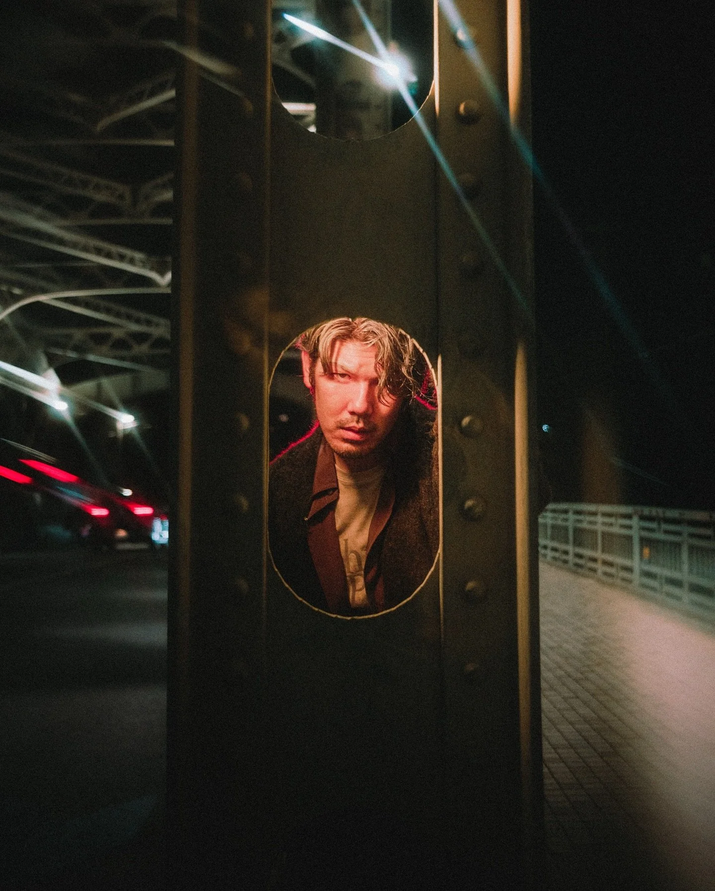 &ldquo;In the glow of Tokyo, even silence has swagger&rdquo;&thinsp;
&thinsp;
&mdash;&mdash;&mdash;&mdash;&mdash;&mdash;&mdash;-&mdash;⠀⠀⠀⠀⁣⁣⁣⁣⁣⁣⁣&thinsp;
&thinsp;
@fujifilmjp_x&nbsp;100Vi⠀⠀&thinsp;
@aputureasia Ace 25C RGB light⠀⠀⁣⁣⁣⁣⁣⁣⁣&thinsp;
📷@