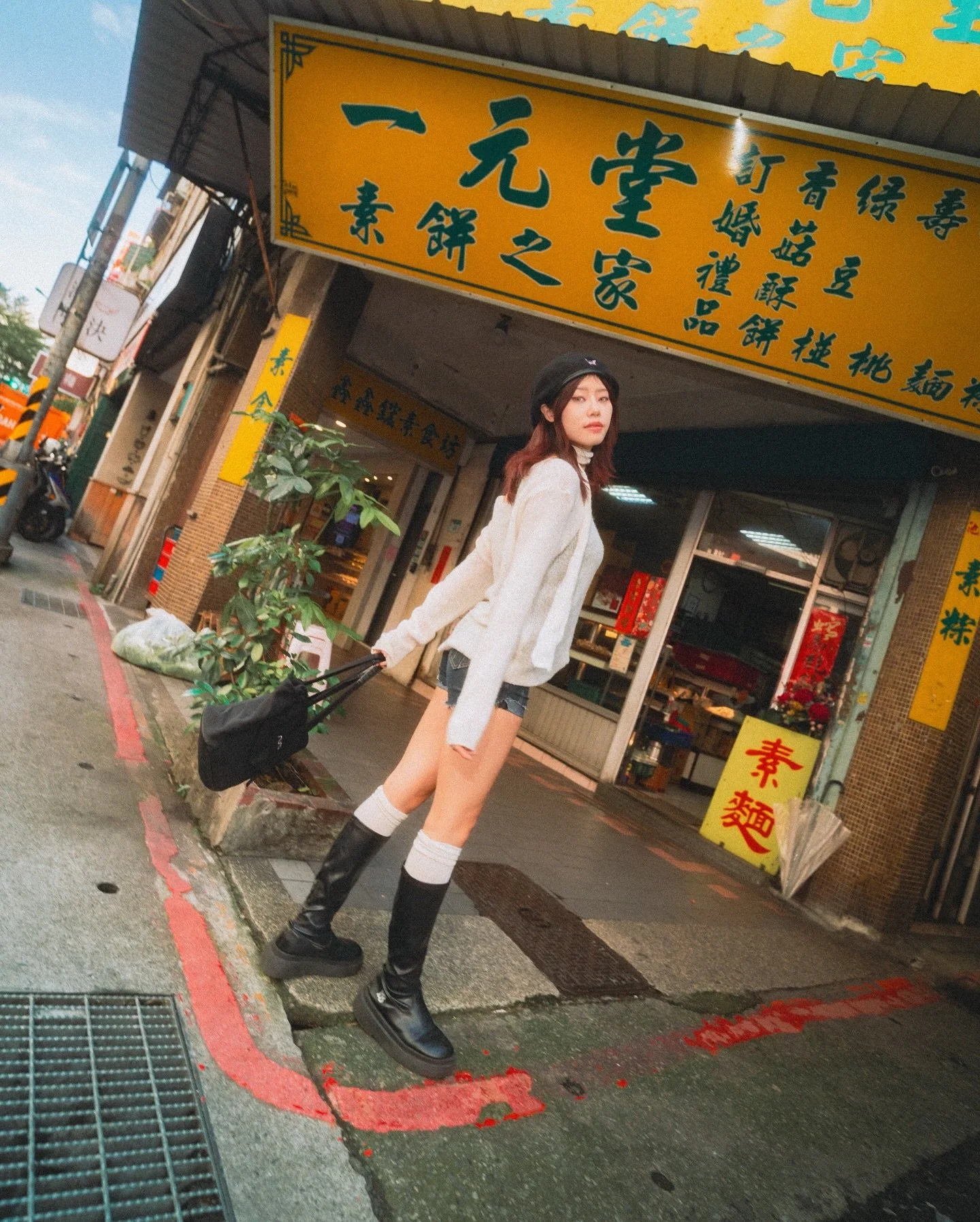 Filmic vibes wandering around Taipei for a couple of hours with the beautiful @liu_li0416. Thanks for a fun afternoon on my first ever visit to the city 🫶🏼
Which is your favorite, let me know in the comments!&thinsp;
&thinsp;
Shot with my@sonyalpha