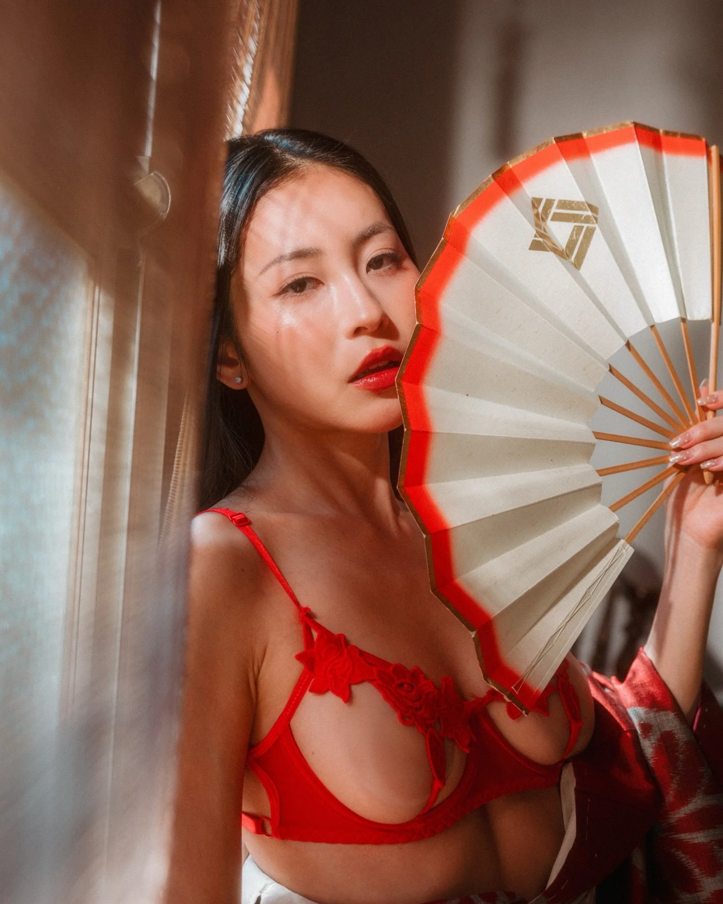 &ldquo;The beauty of unraveling softly&rdquo;&thinsp;
&thinsp;
Was so happy to finally get the chance to work with Rina who brought a fantastic mix of innocent delicacy and sizzling sensuality to the shoot ❤️&zwj;🔥&thinsp;
&thinsp;
Special thanks to