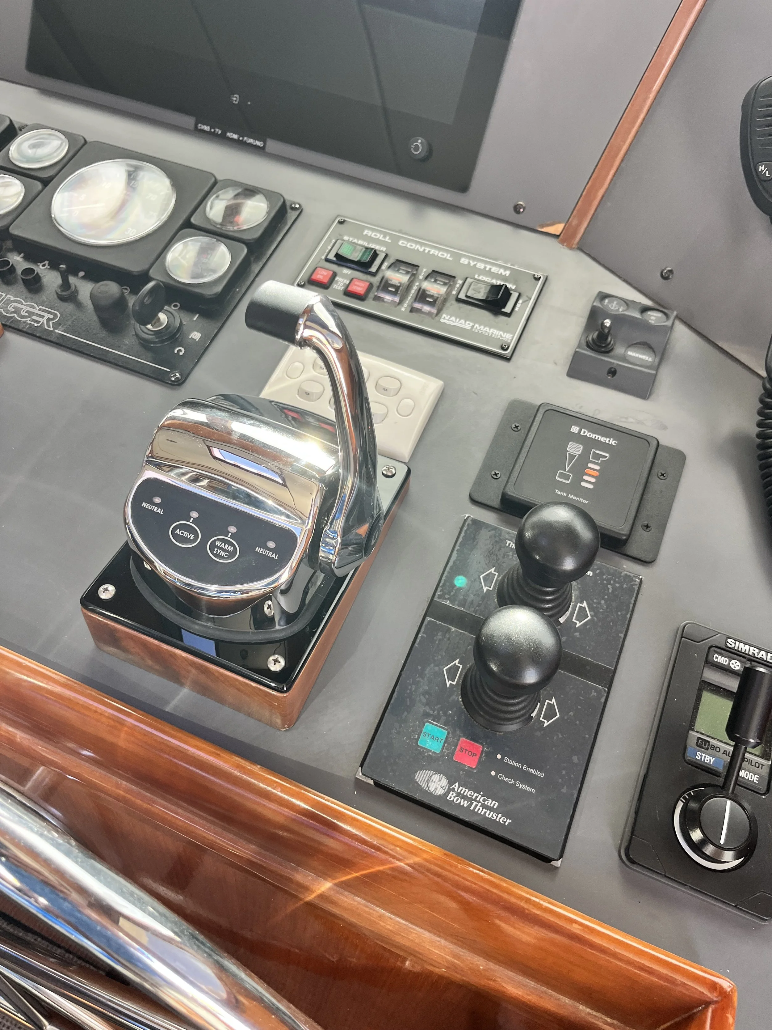 Pilot House Station - 57 Nordhavn - Glendinning 2 Button control head. Upgrade from hydraulic controls.