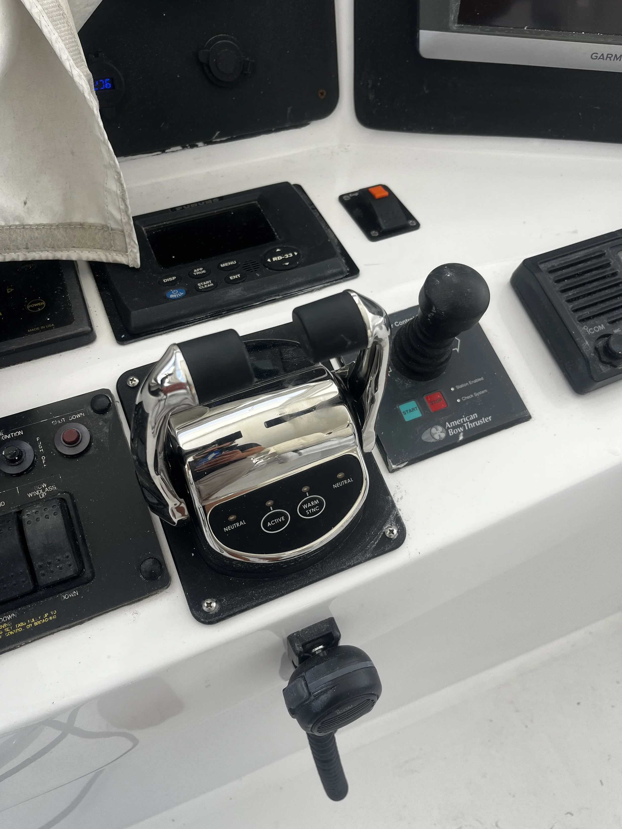 Flybridge Station - 80 Hatteras Glendinning 2 Button. Upgrade from failing Sturdy controls.