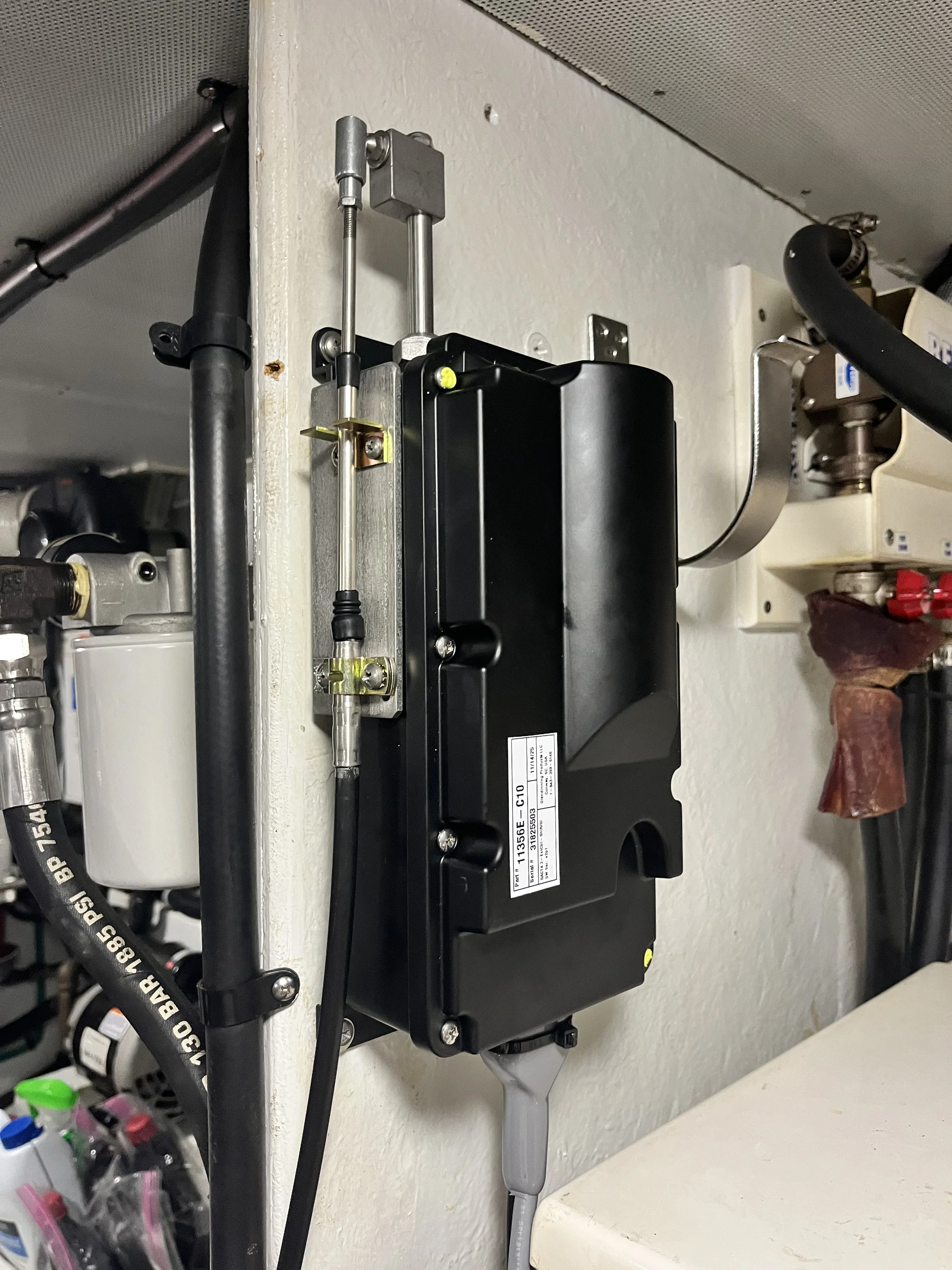 48 Kadey Krogen SA-4 actuator. Upgrade from hydraulic controls. Electronic engine with mechanical shift. 